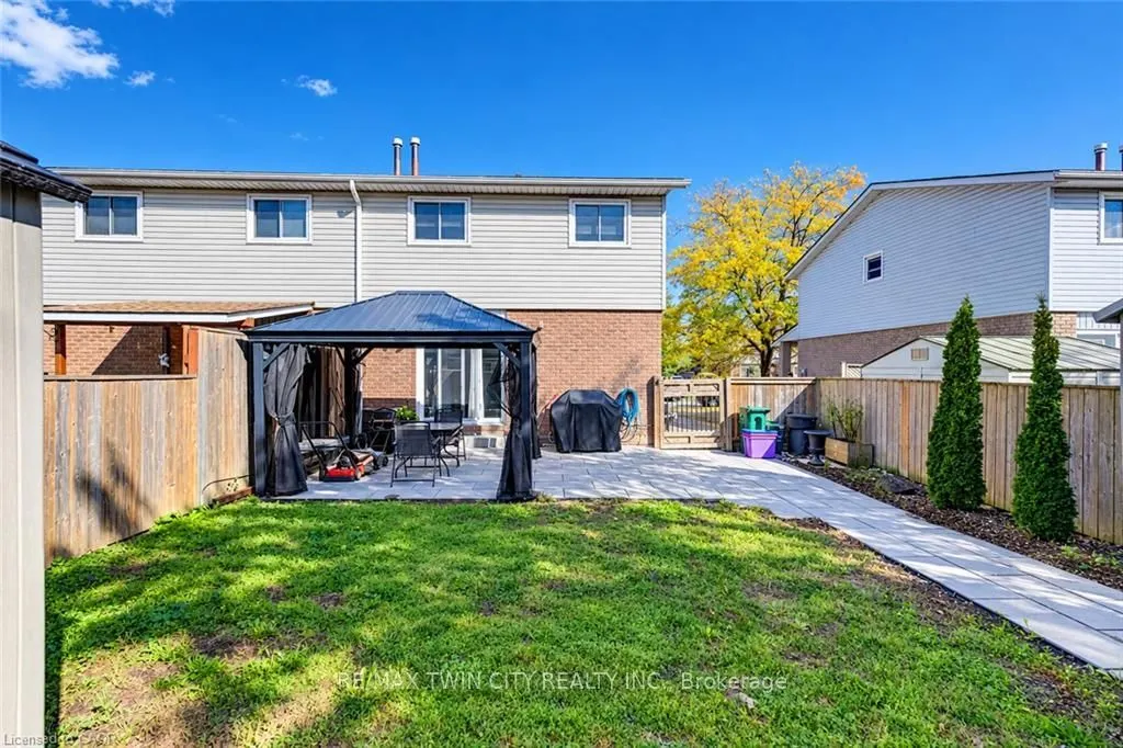 136 SEKURA Crescent