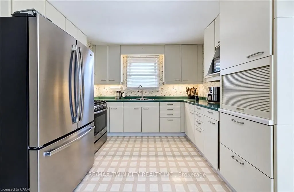136 SEKURA Crescent