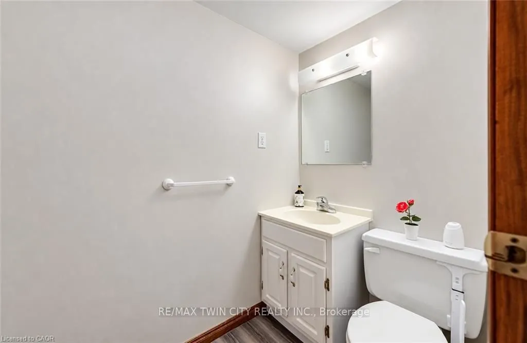 136 SEKURA Crescent