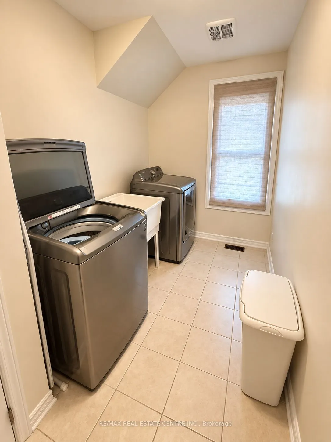 639 Hammond Street W