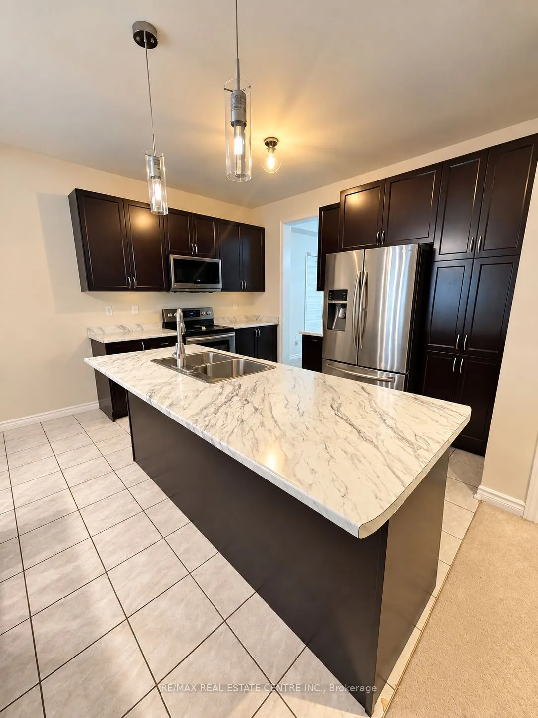 639 Hammond Street W