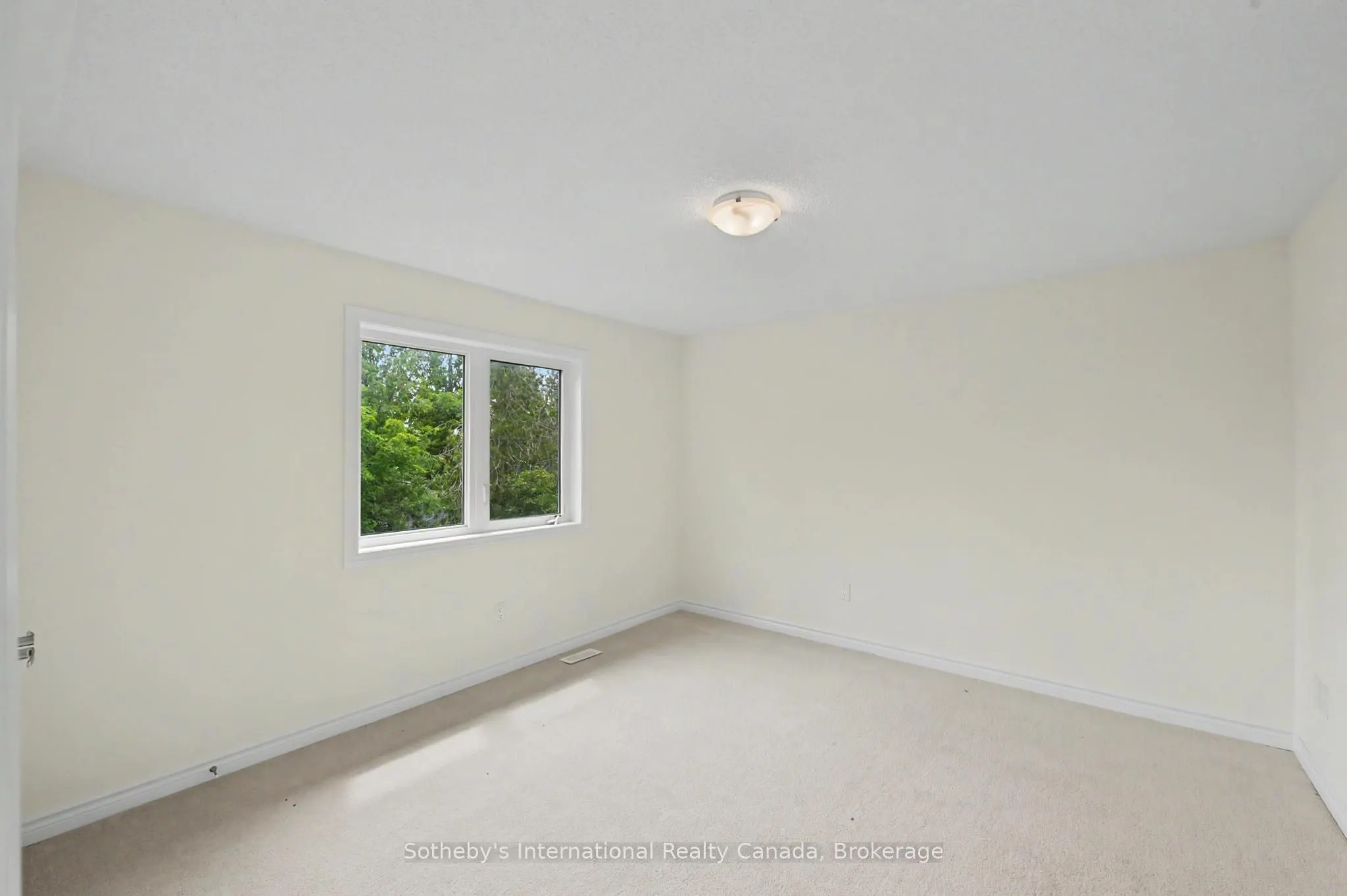 9 Hillcroft Way