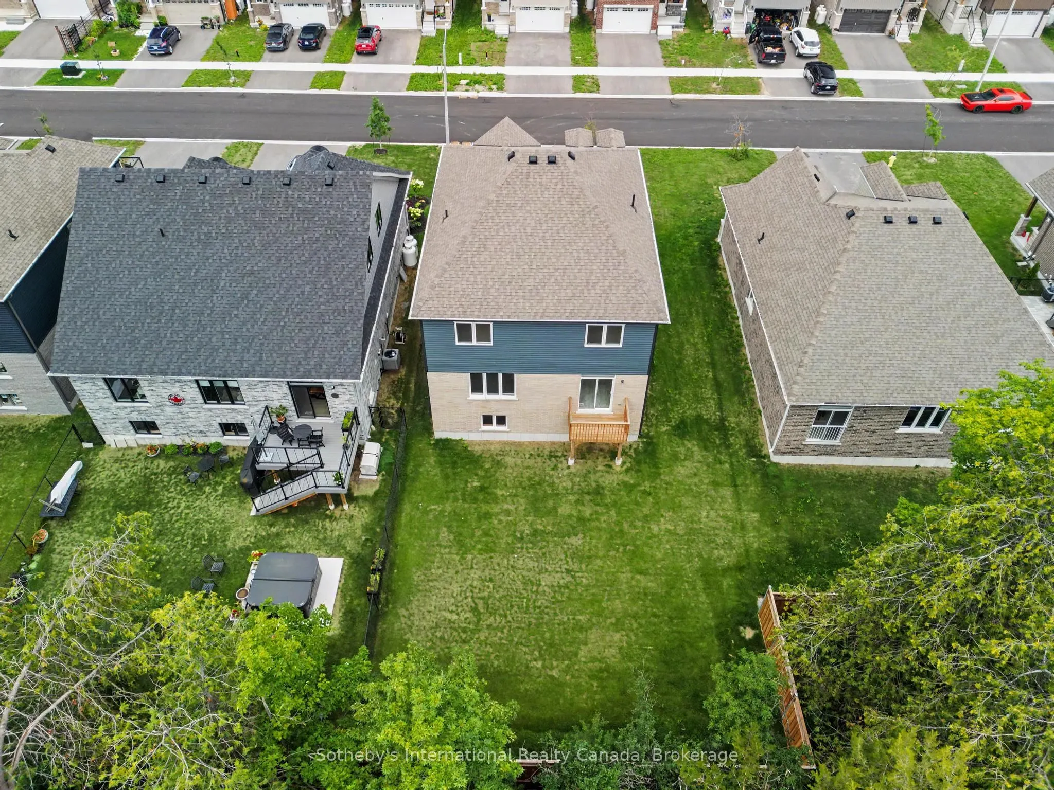9 Hillcroft Way