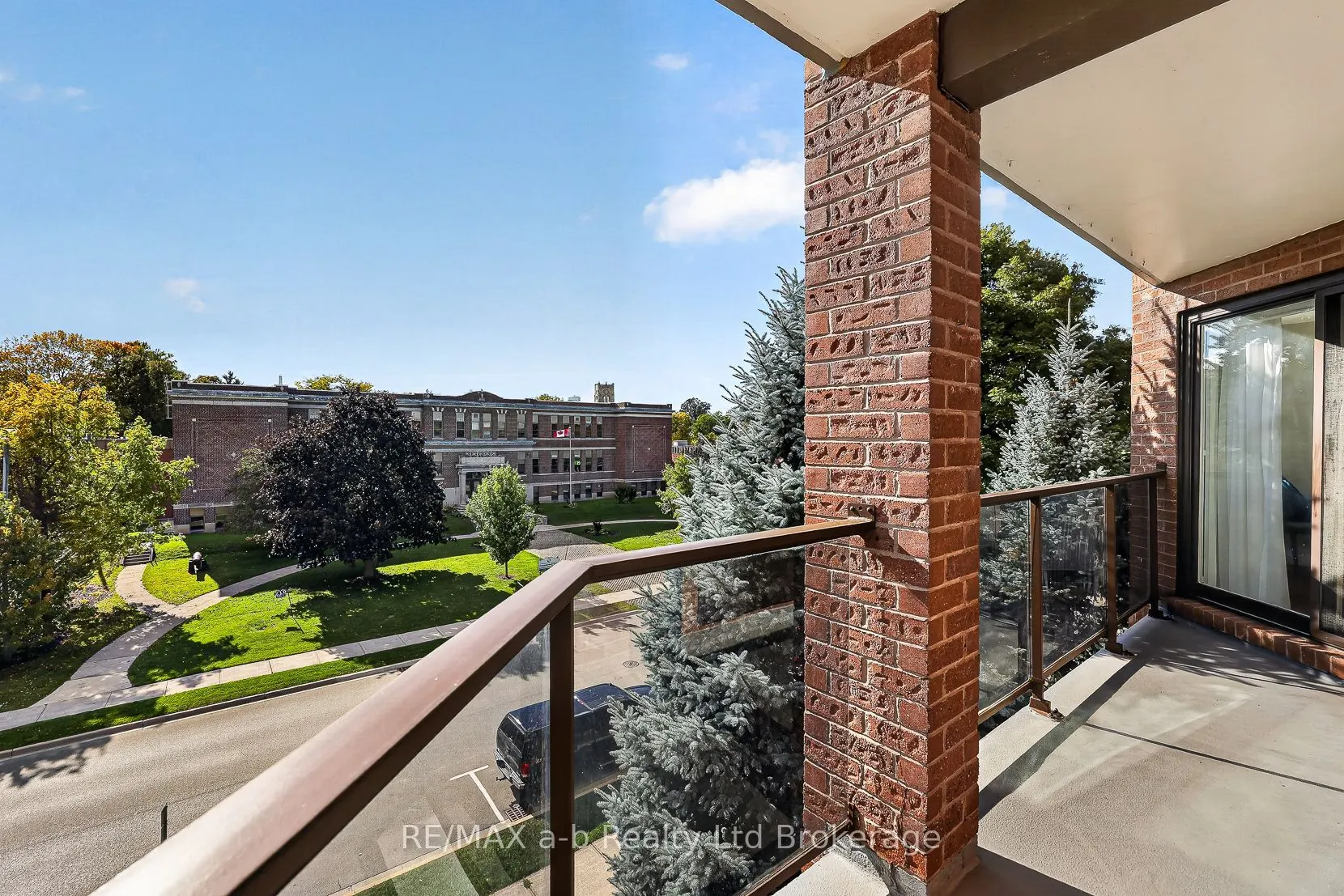 217 Thames Street S #406