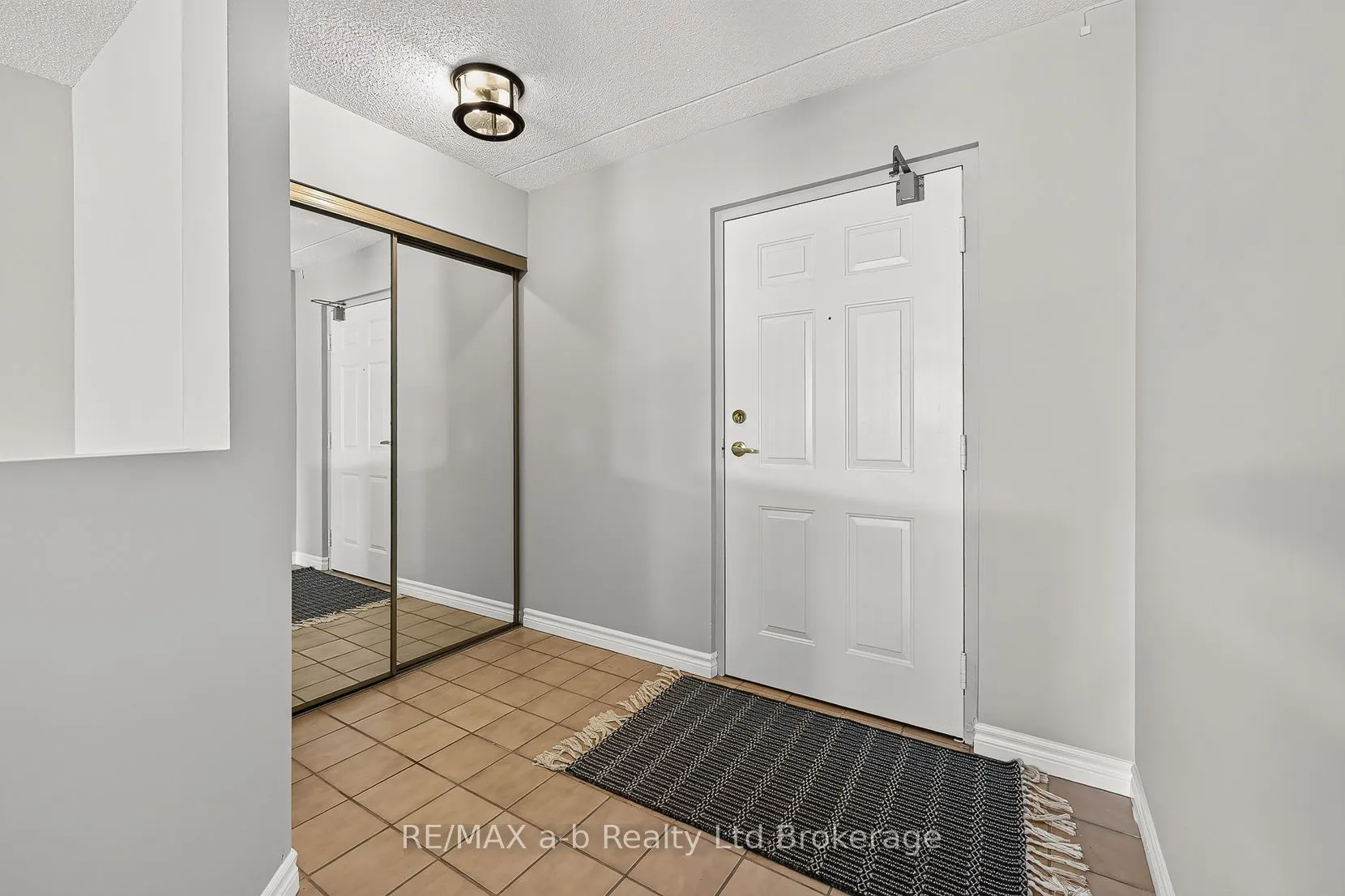 217 Thames Street S #406
