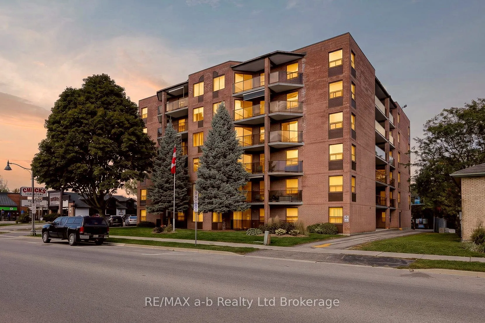 217 Thames Street S #406