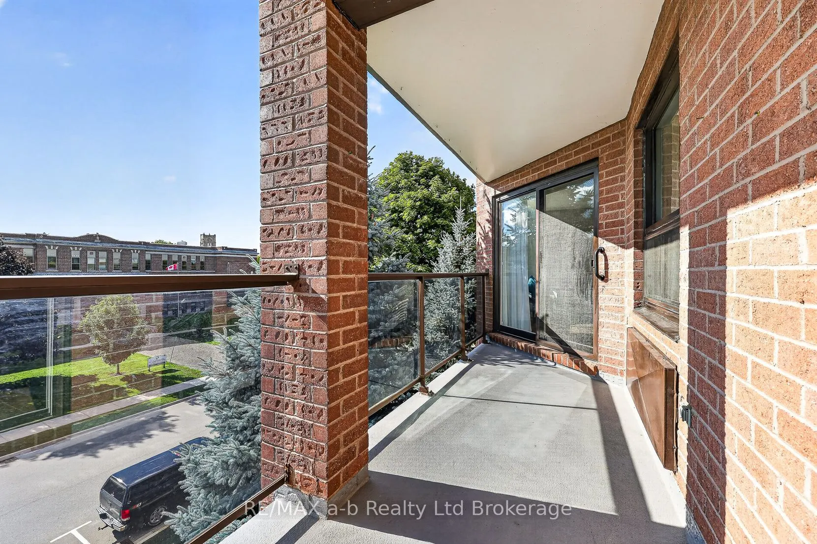 217 Thames Street S #406