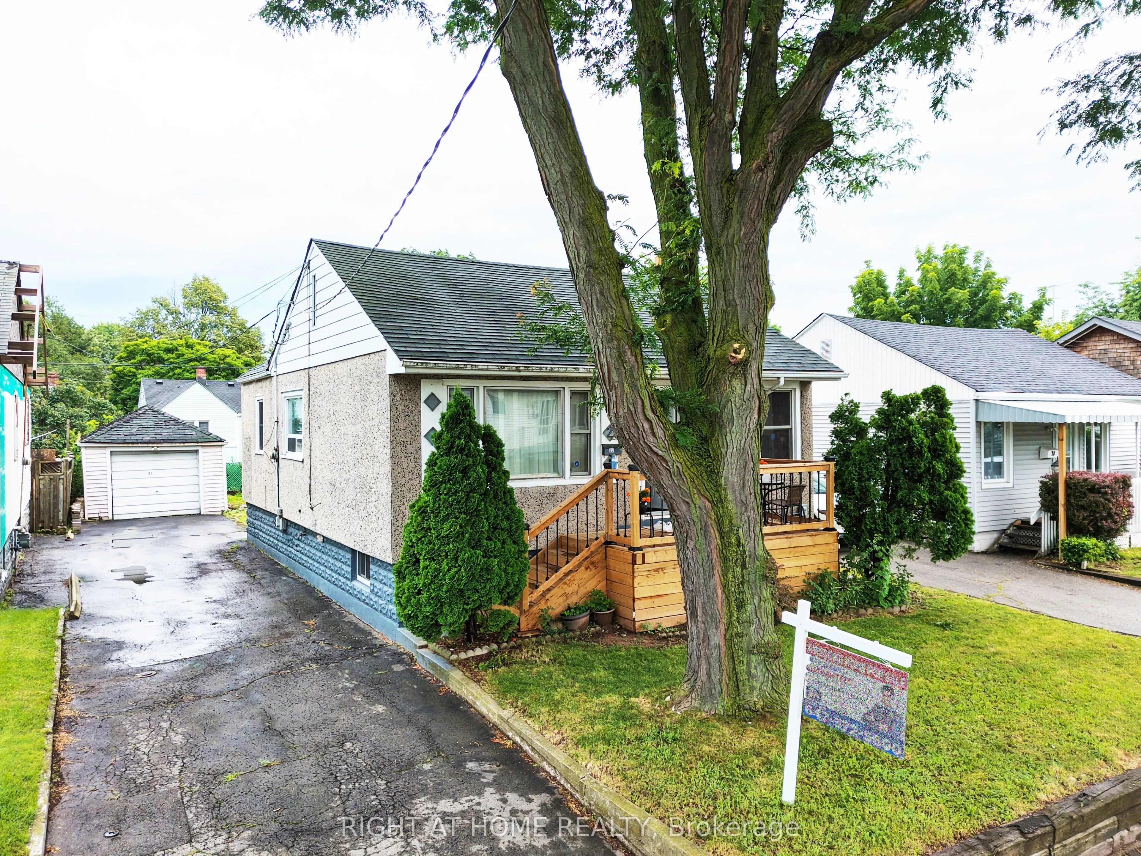 82 Normanhurst Avenue