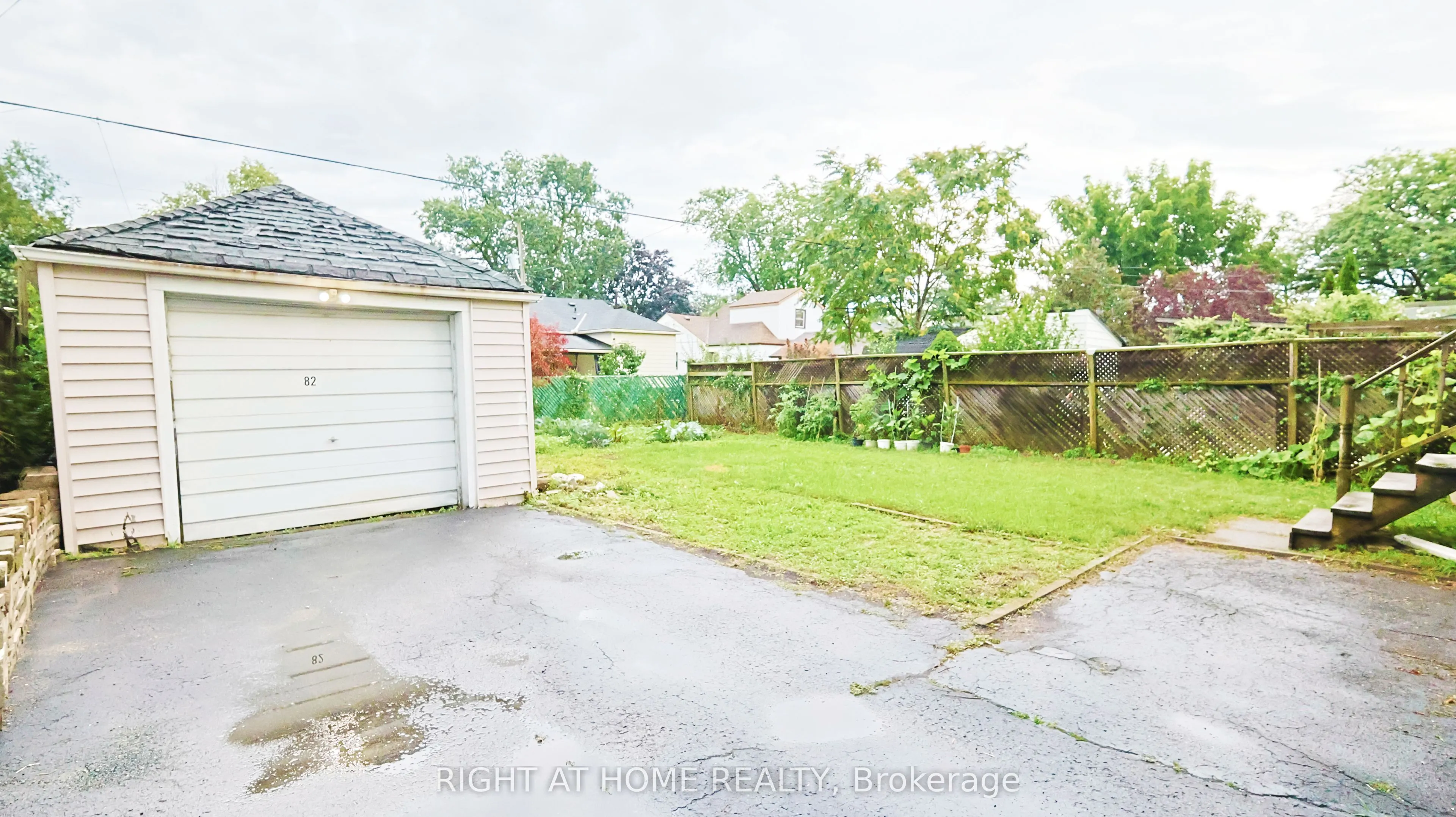 82 Normanhurst Avenue
