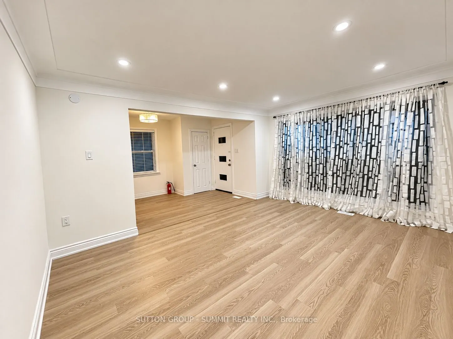 9 Grenadier Drive