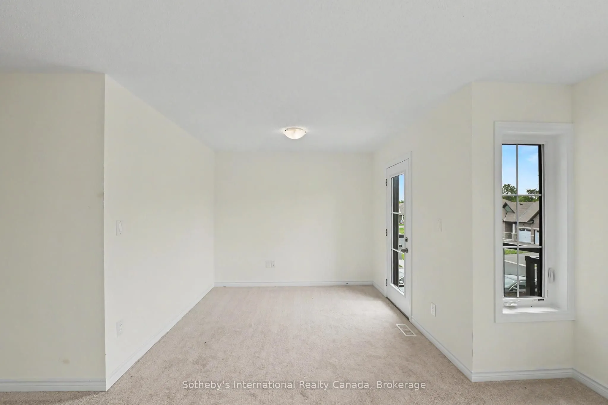 12 Hillcroft Way
