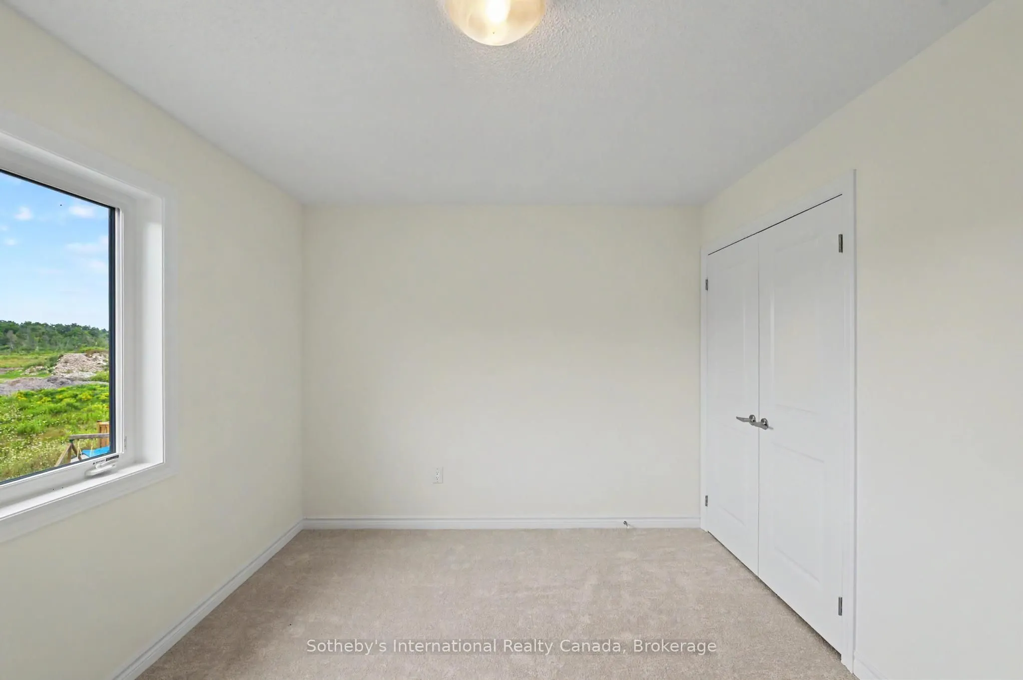 12 Hillcroft Way