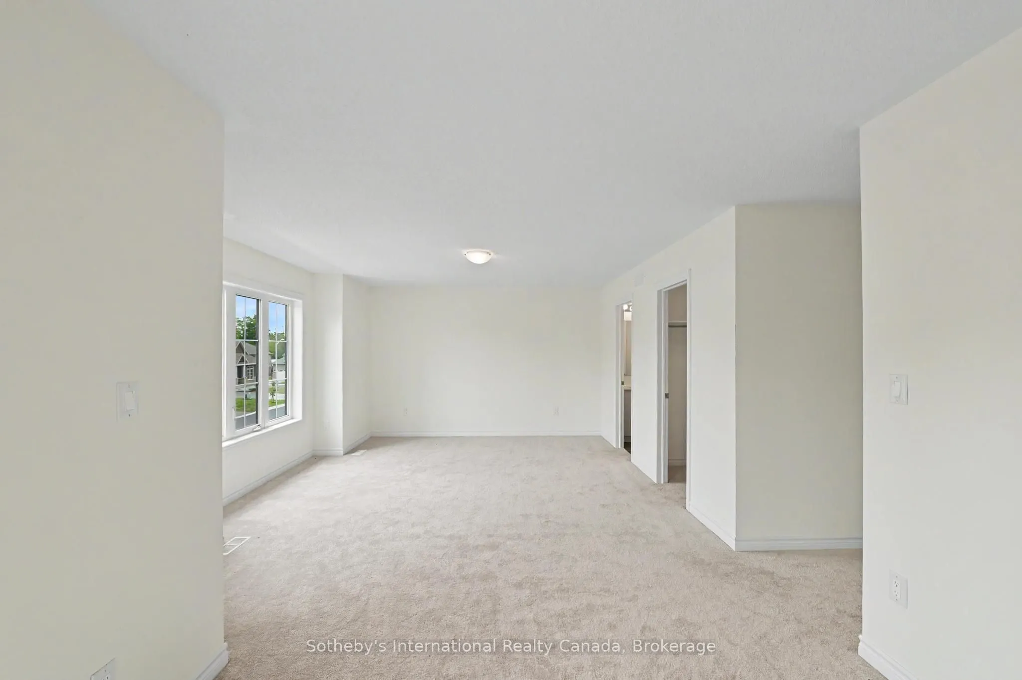 12 Hillcroft Way