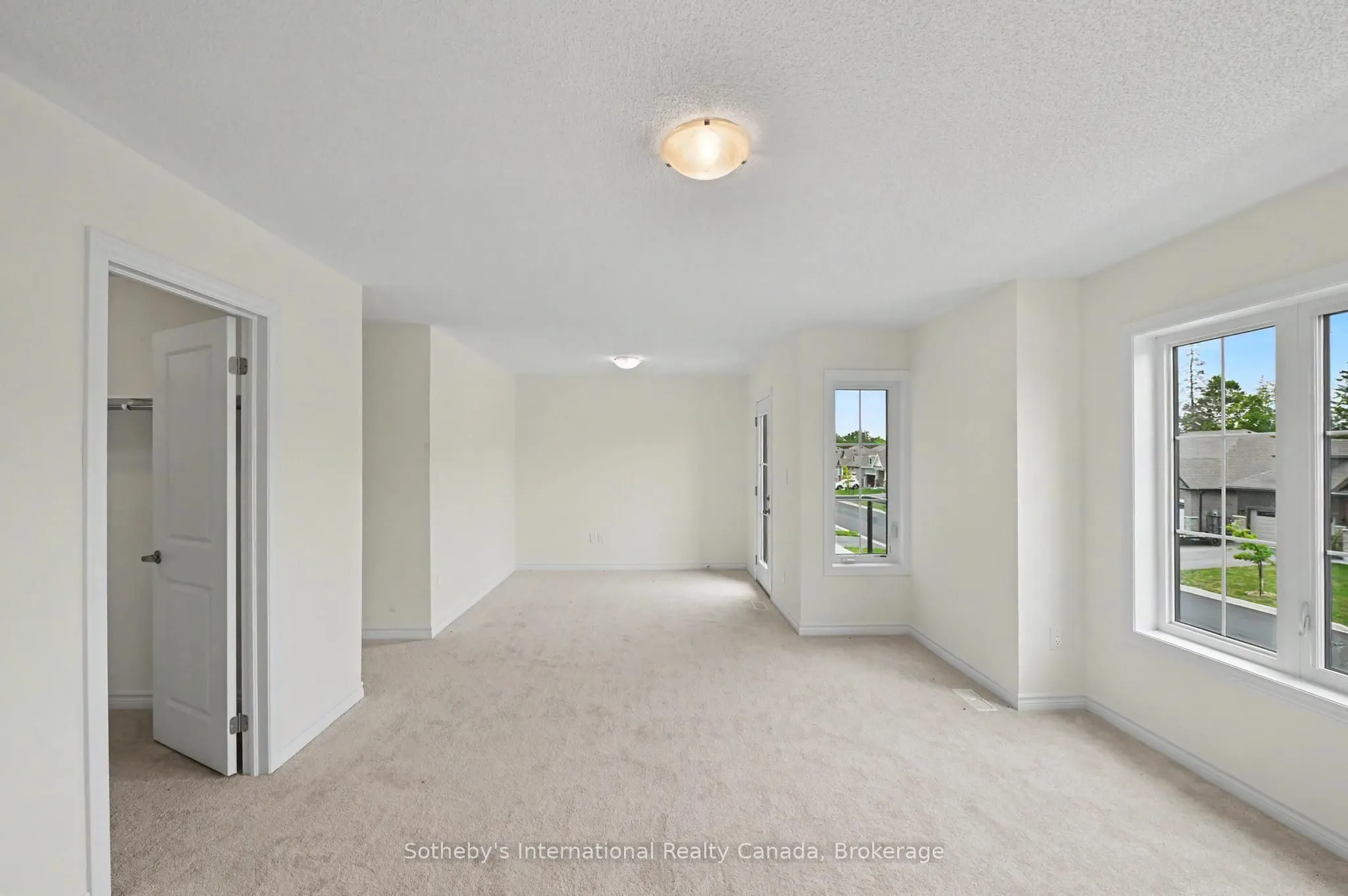12 Hillcroft Way