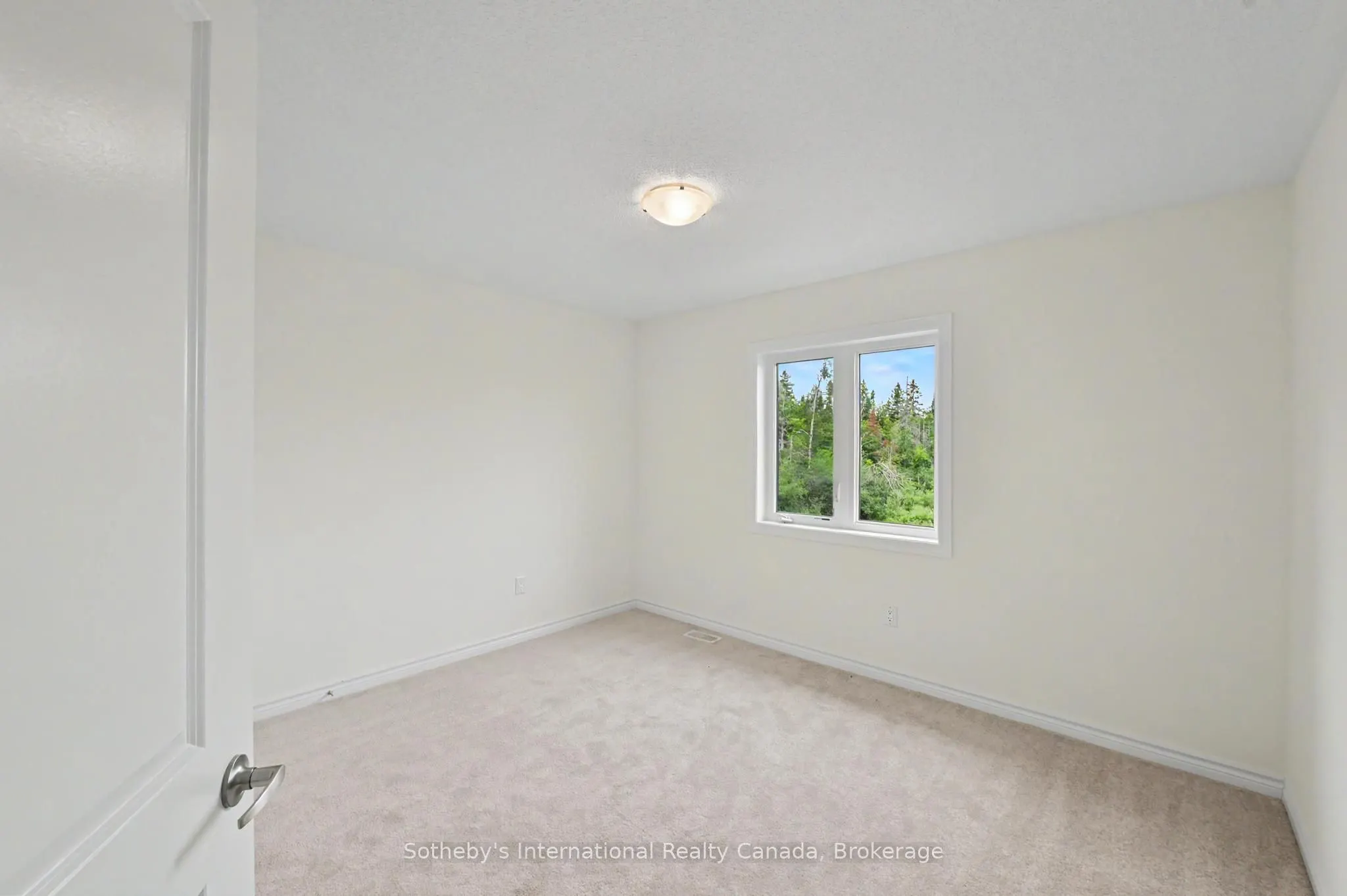 12 Hillcroft Way