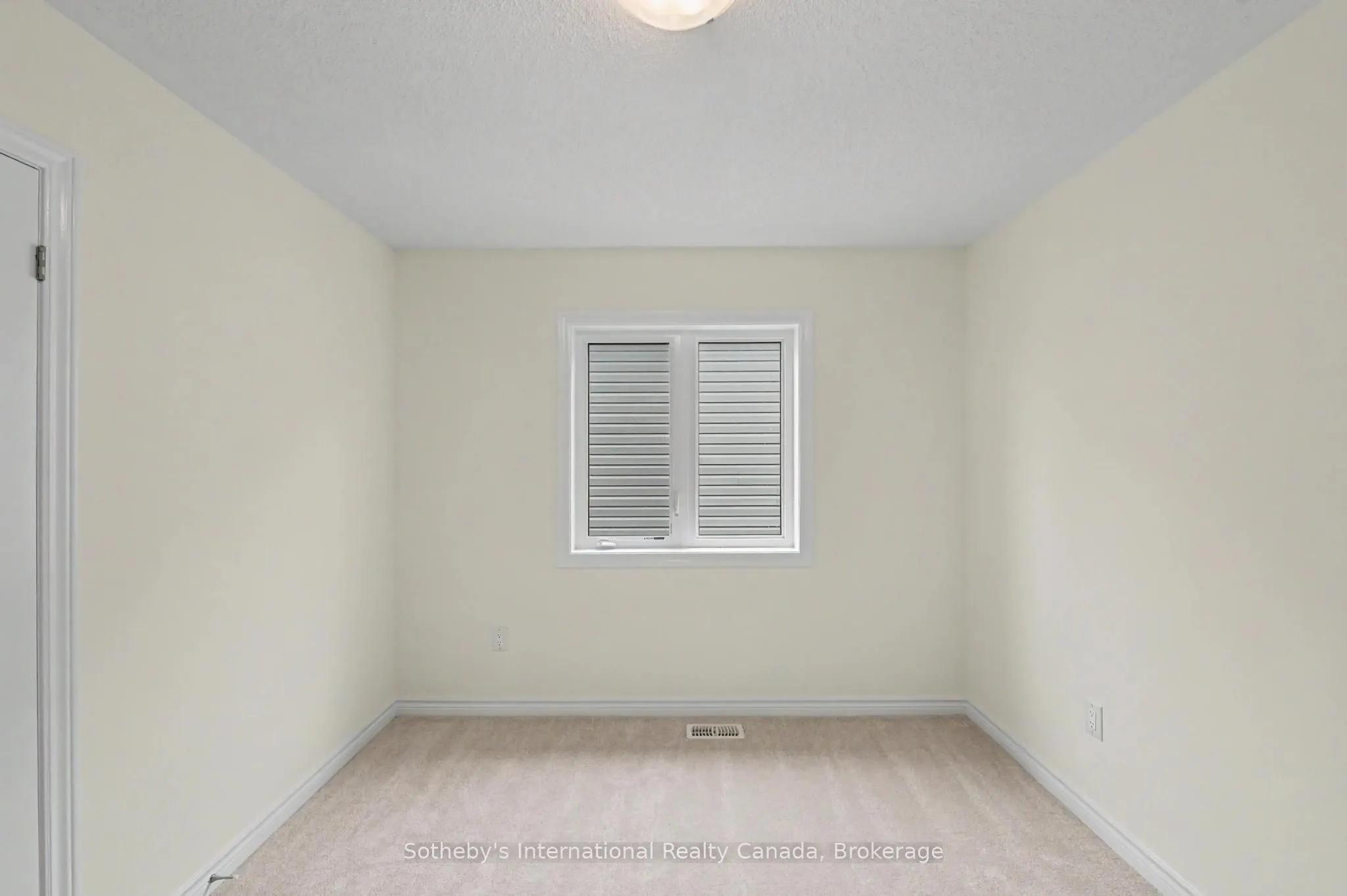 12 Hillcroft Way