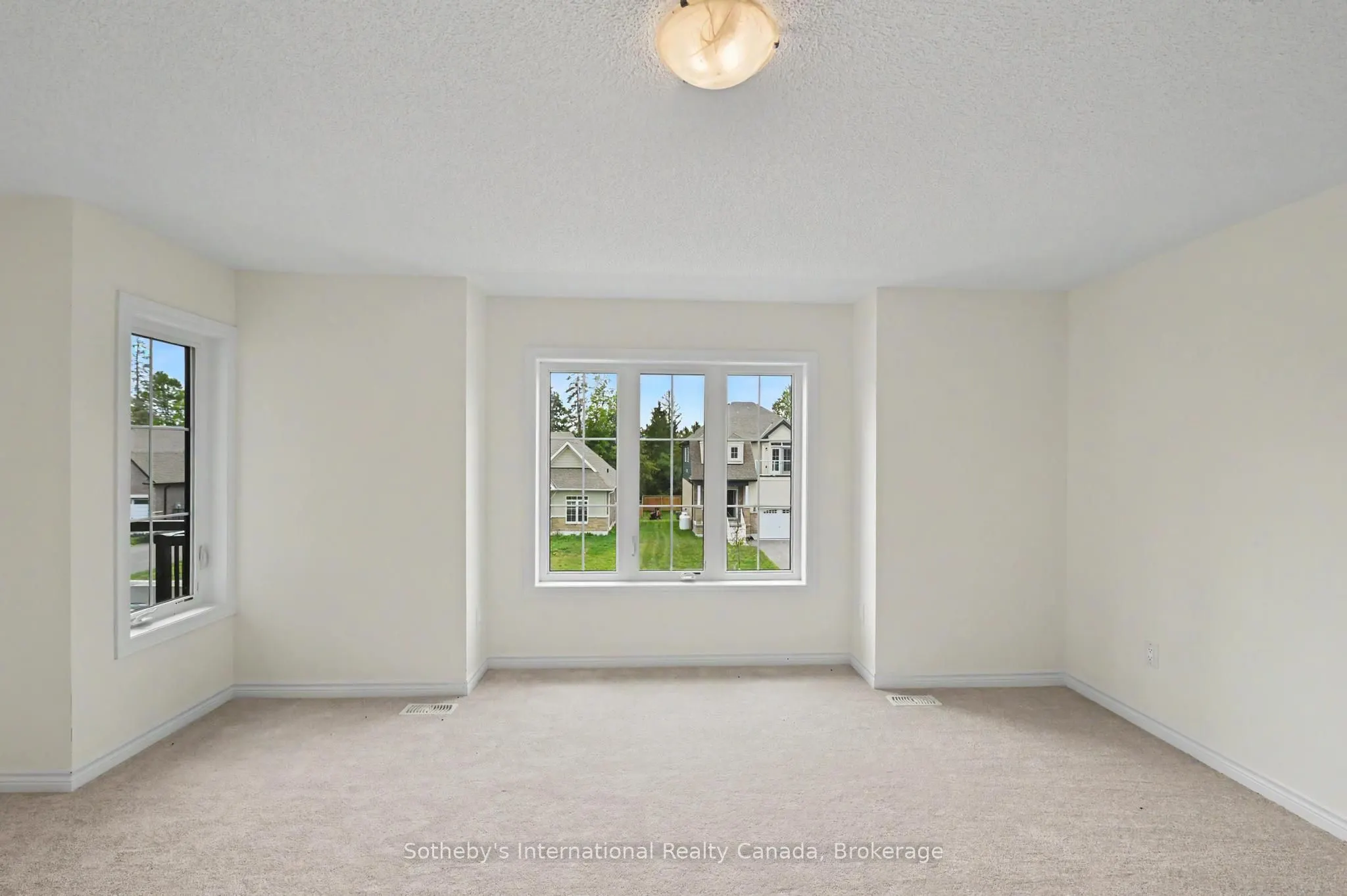 12 Hillcroft Way
