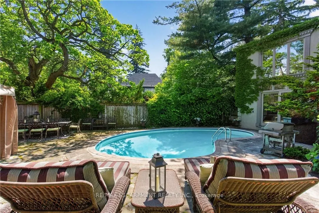 74 OAK KNOLL Drive