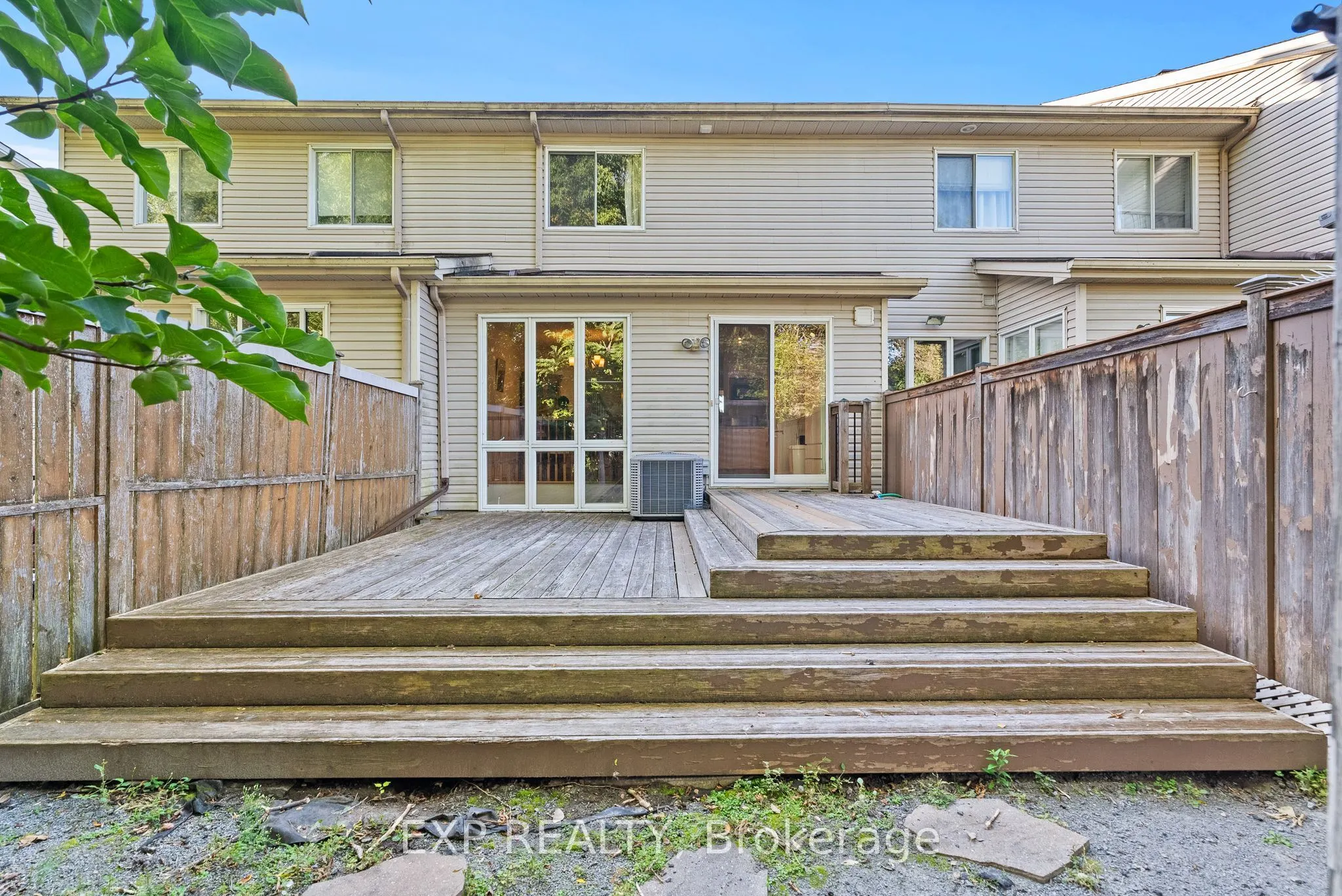 534 Lawler Crescent