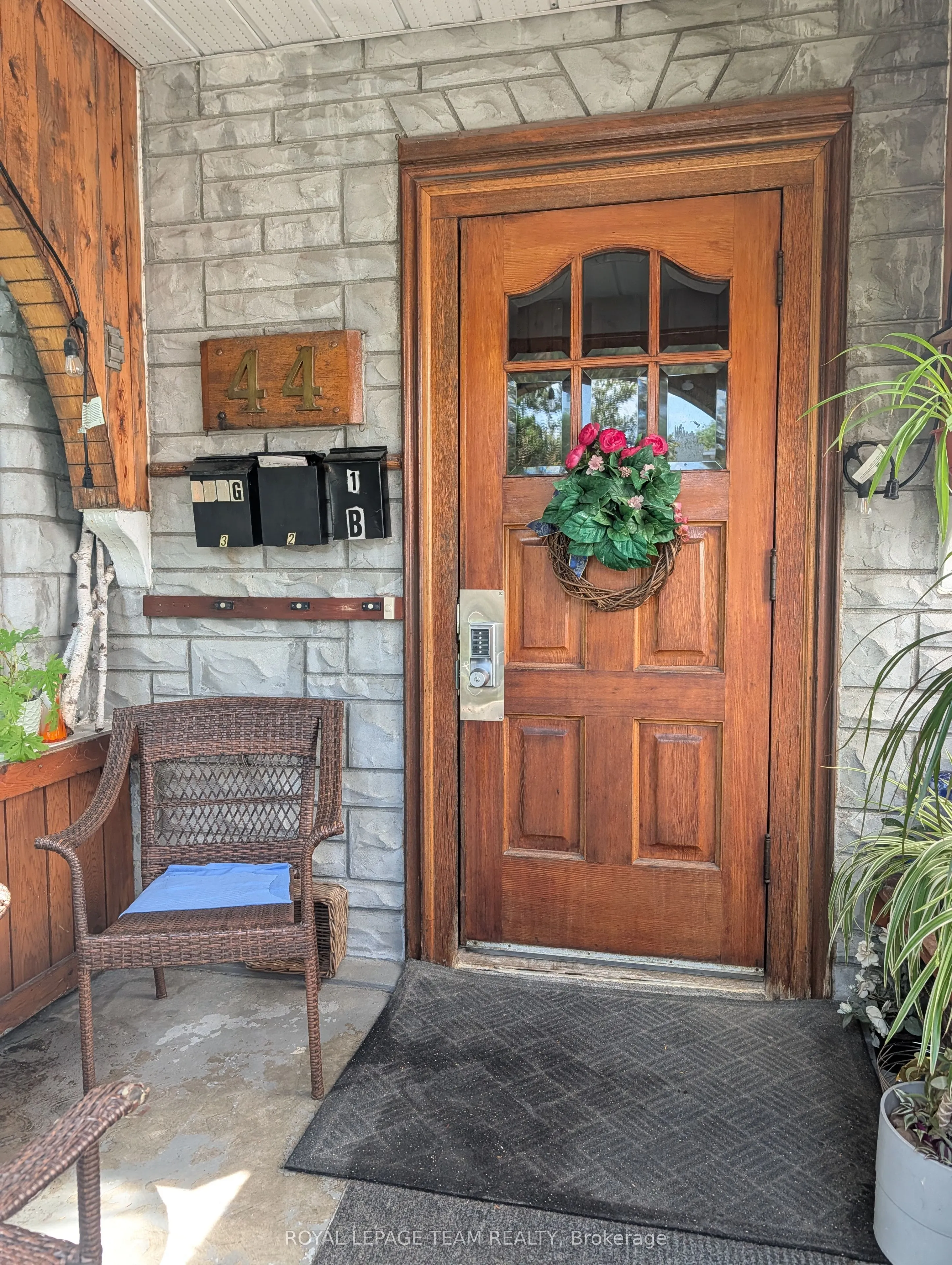 44 Spadina Avenue #Unit 2