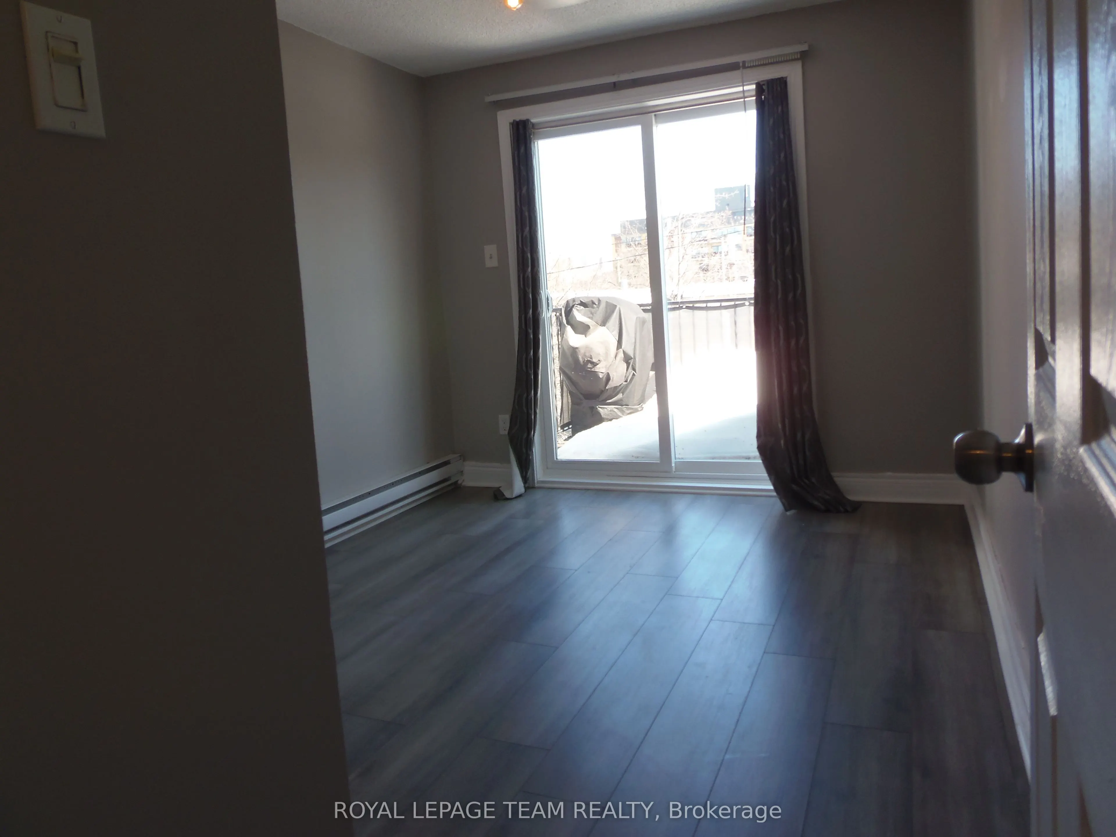 44 Spadina Avenue #Unit 2