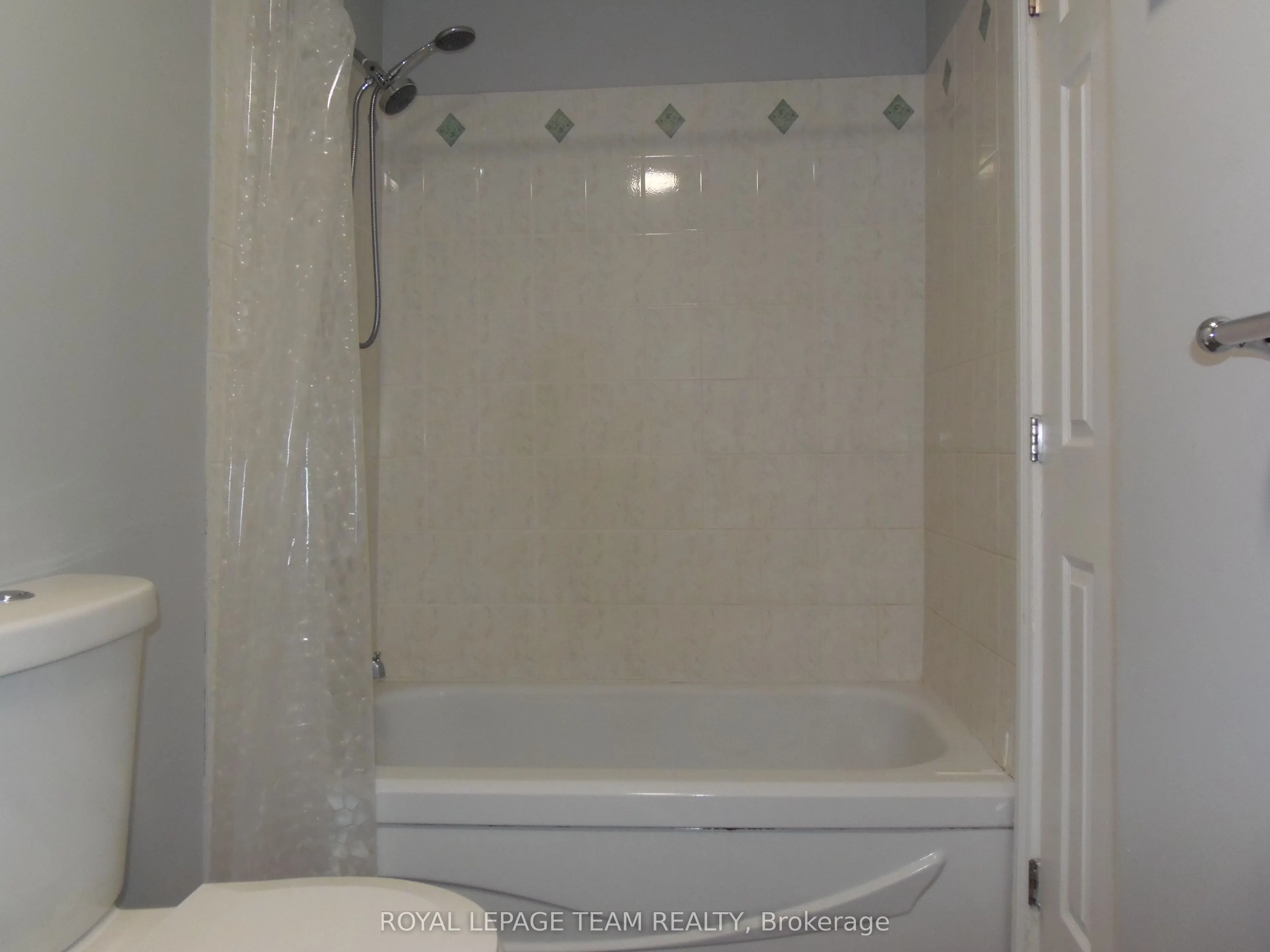 44 Spadina Avenue #Unit 2