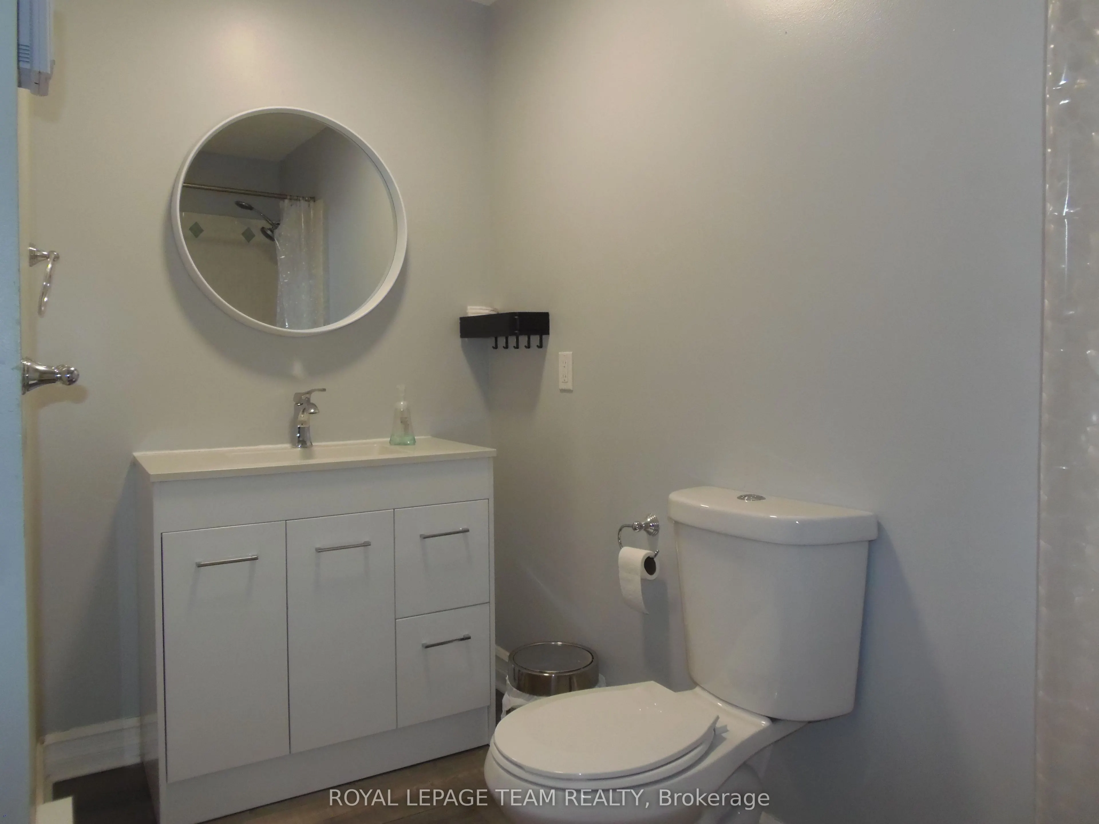 44 Spadina Avenue #Unit 2