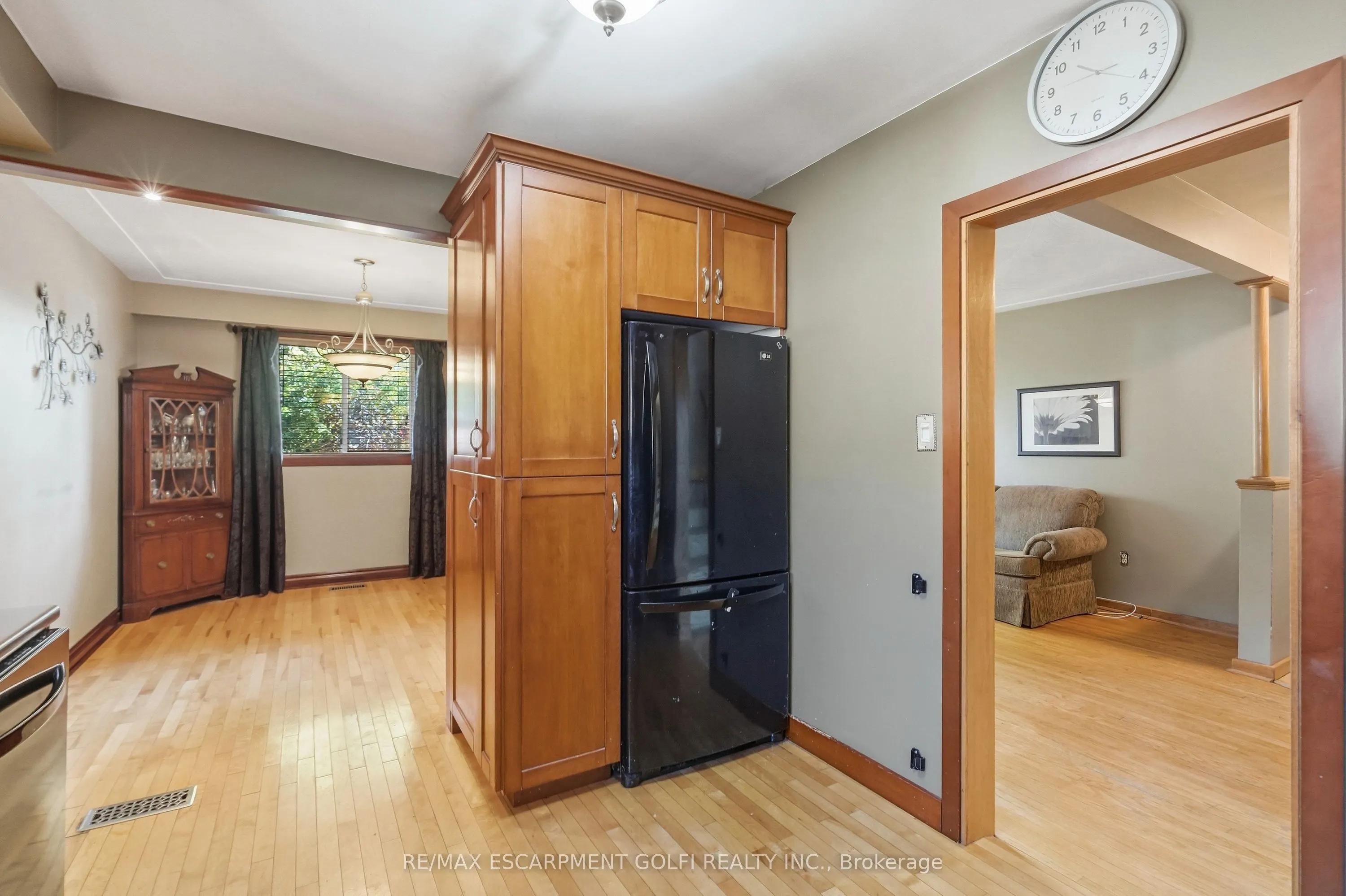 106 Victor Boulevard