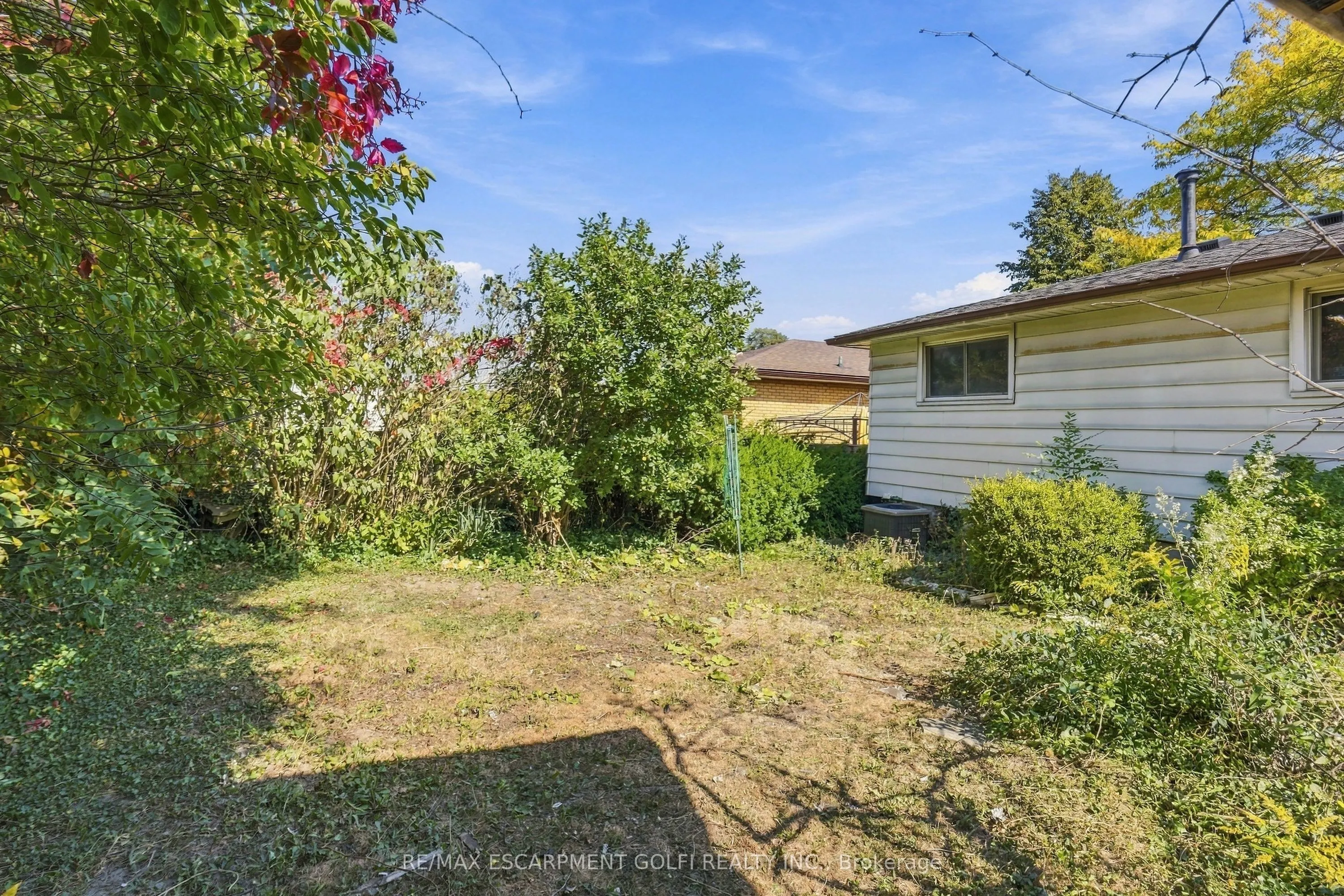 106 Victor Boulevard