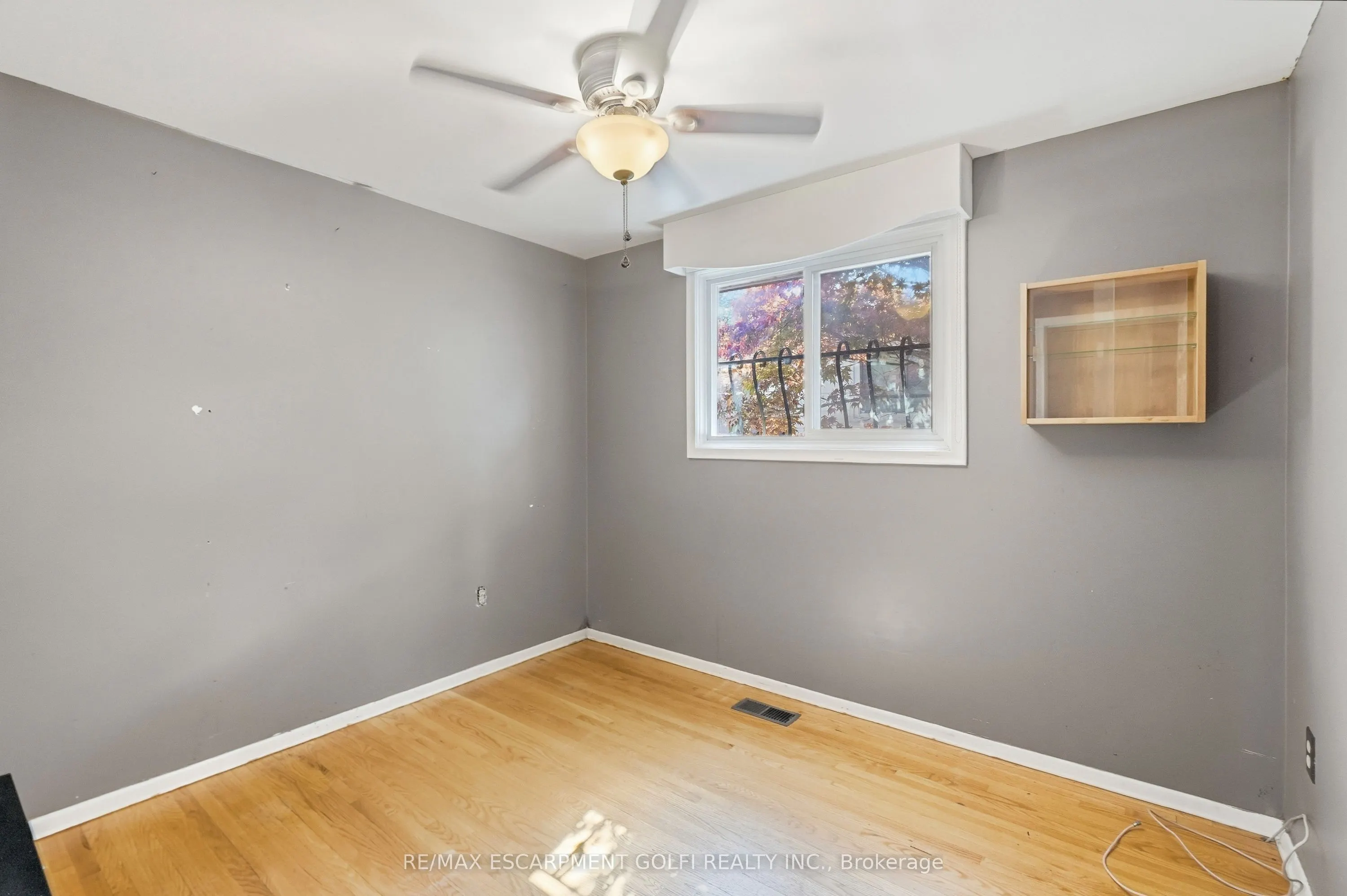106 Victor Boulevard