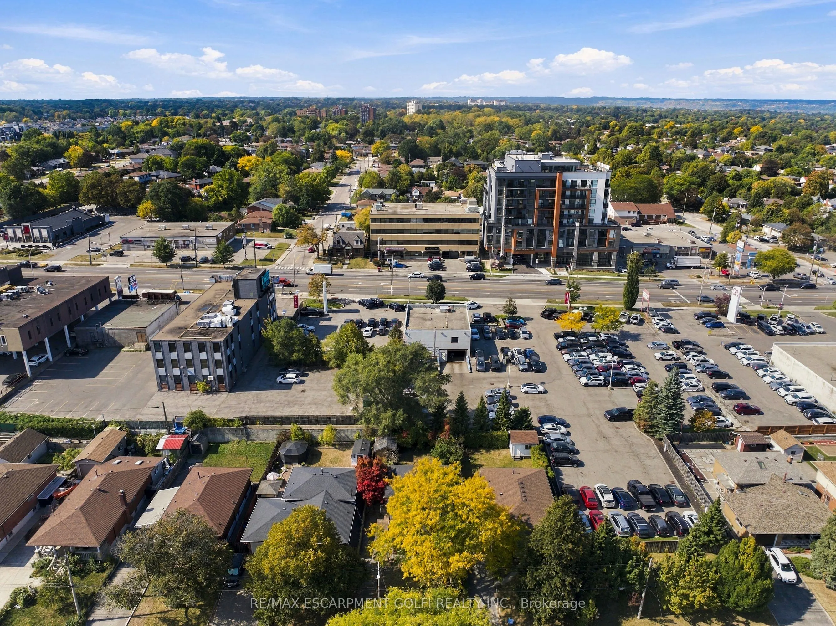 106 Victor Boulevard