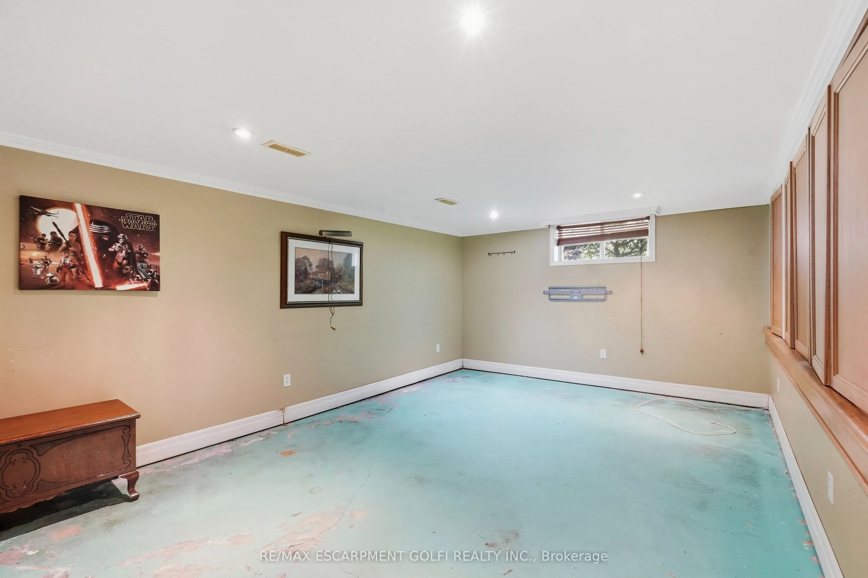 106 Victor Boulevard
