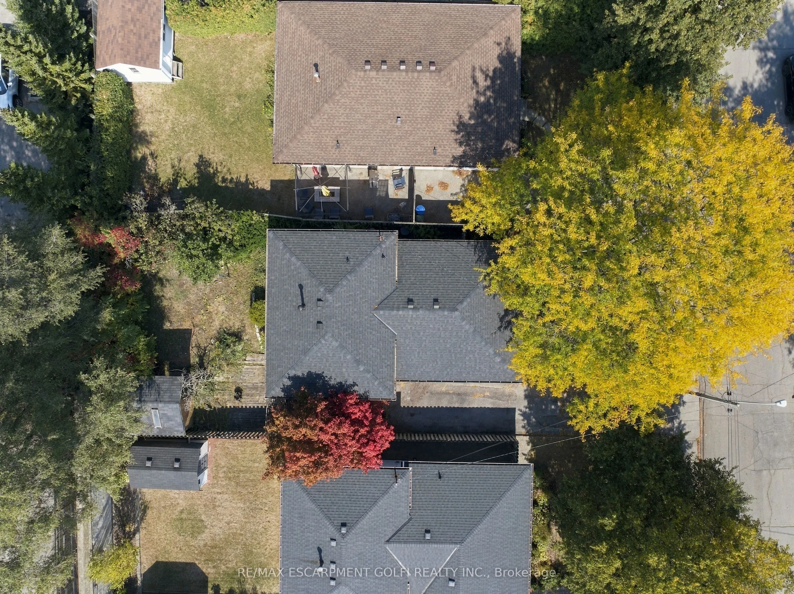 106 Victor Boulevard