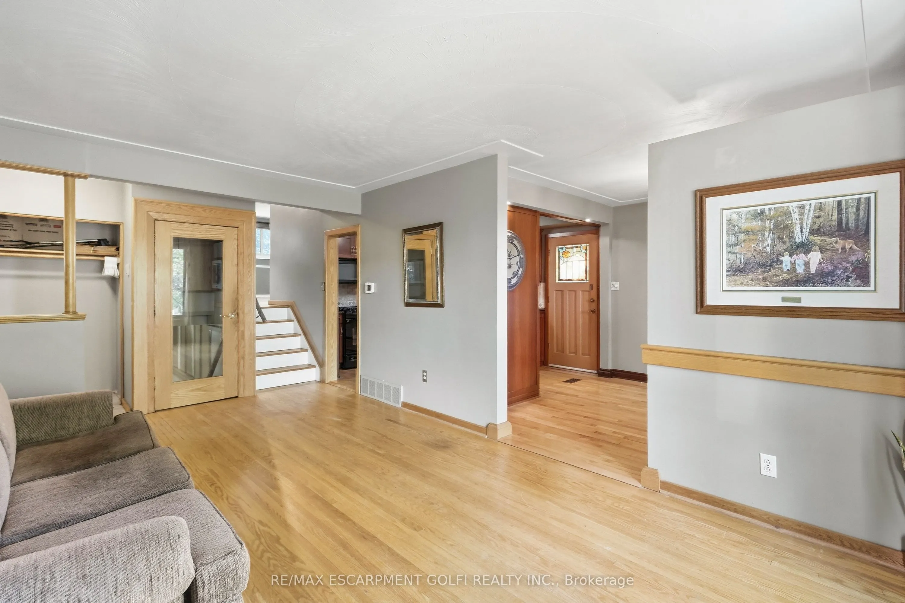 106 Victor Boulevard