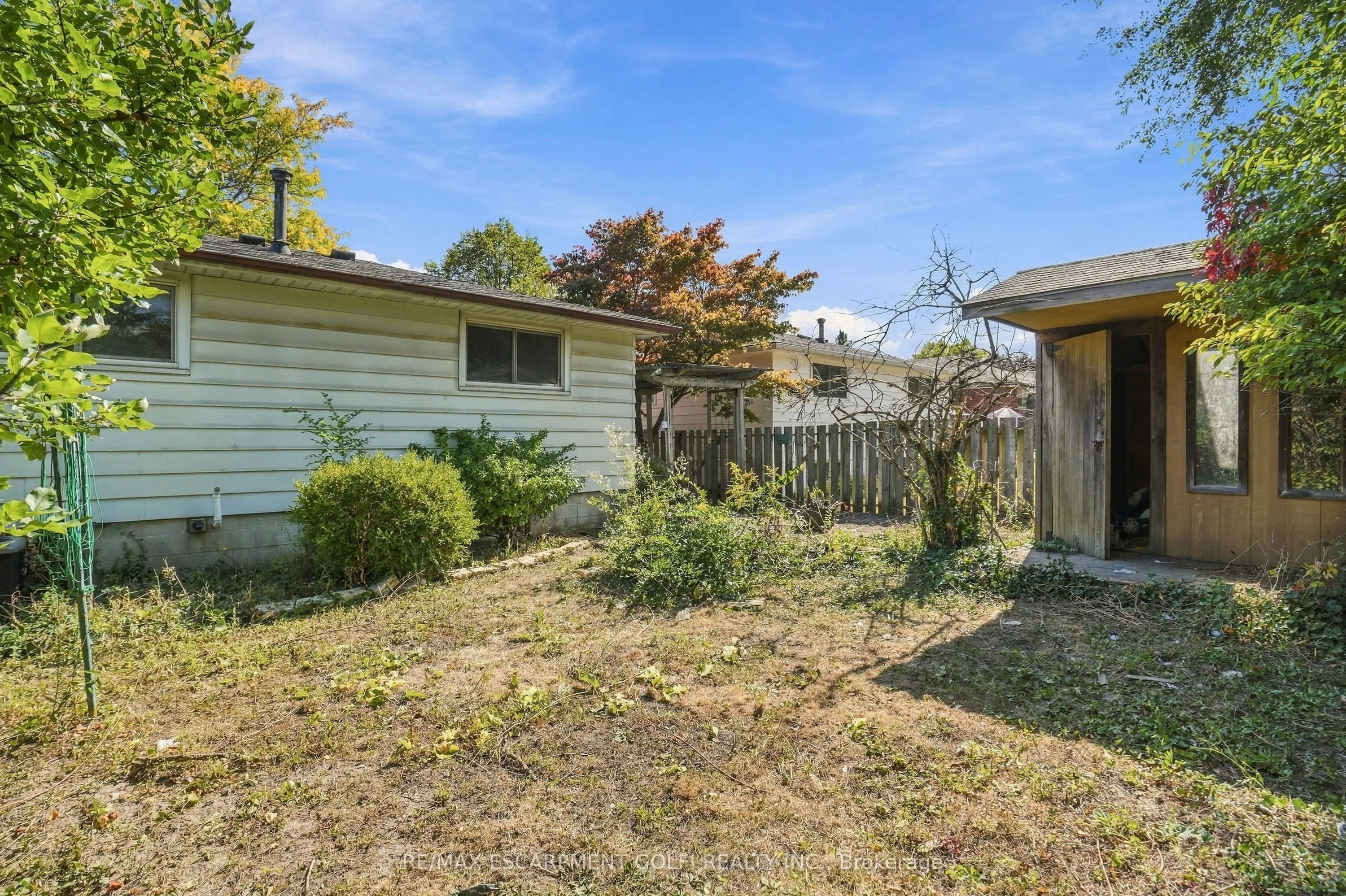 106 Victor Boulevard