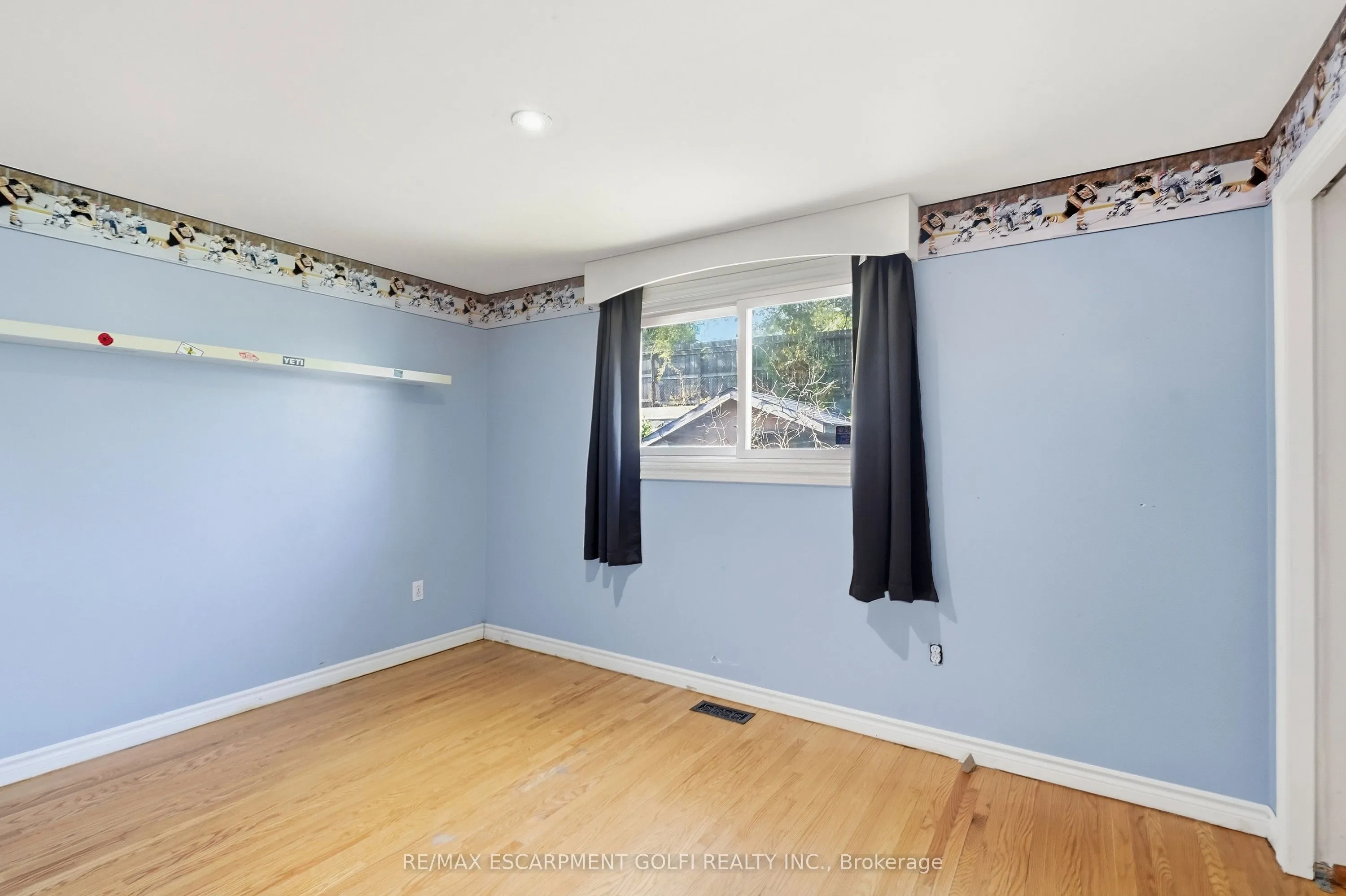 106 Victor Boulevard