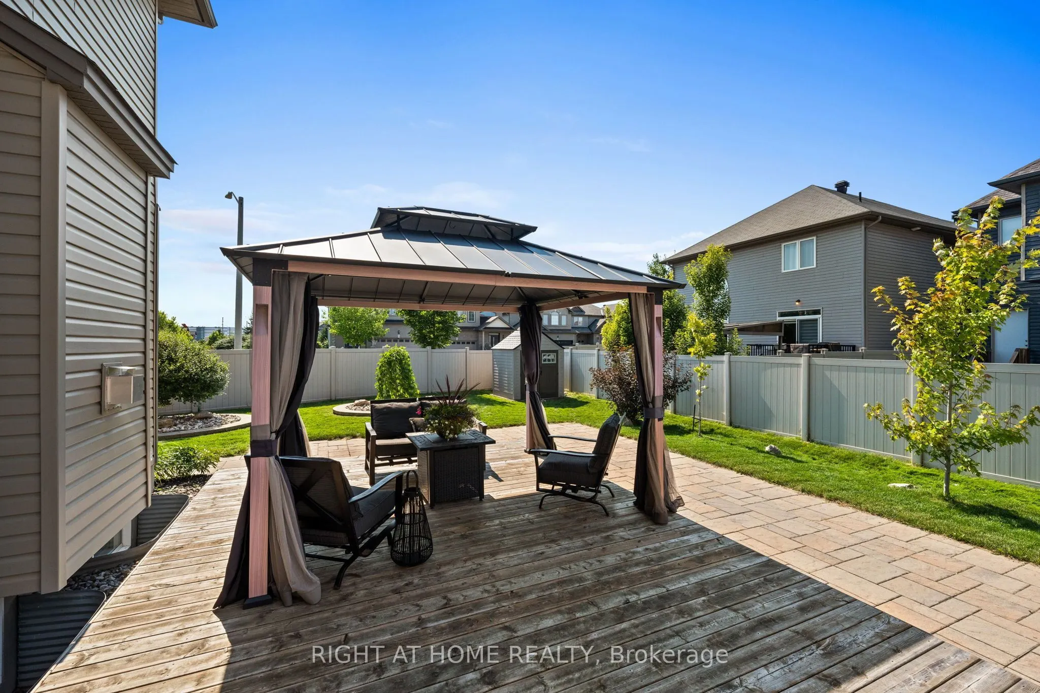 525 PEERLESS Street