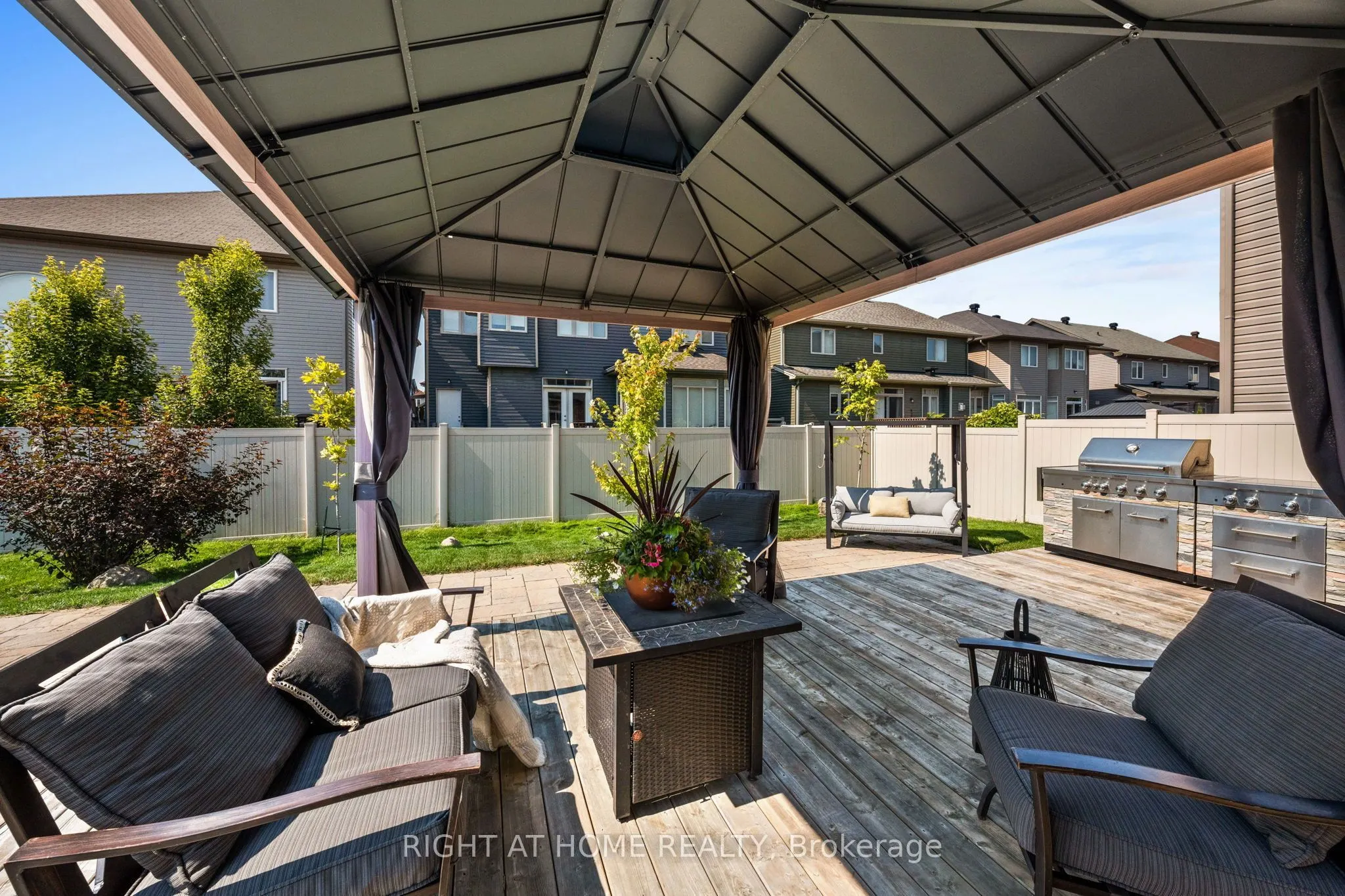 525 PEERLESS Street