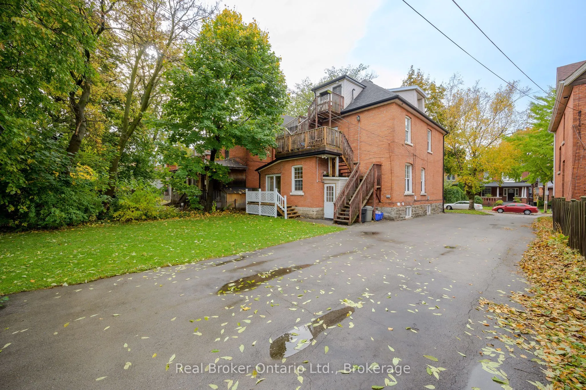 117 Fairleigh Avenue S