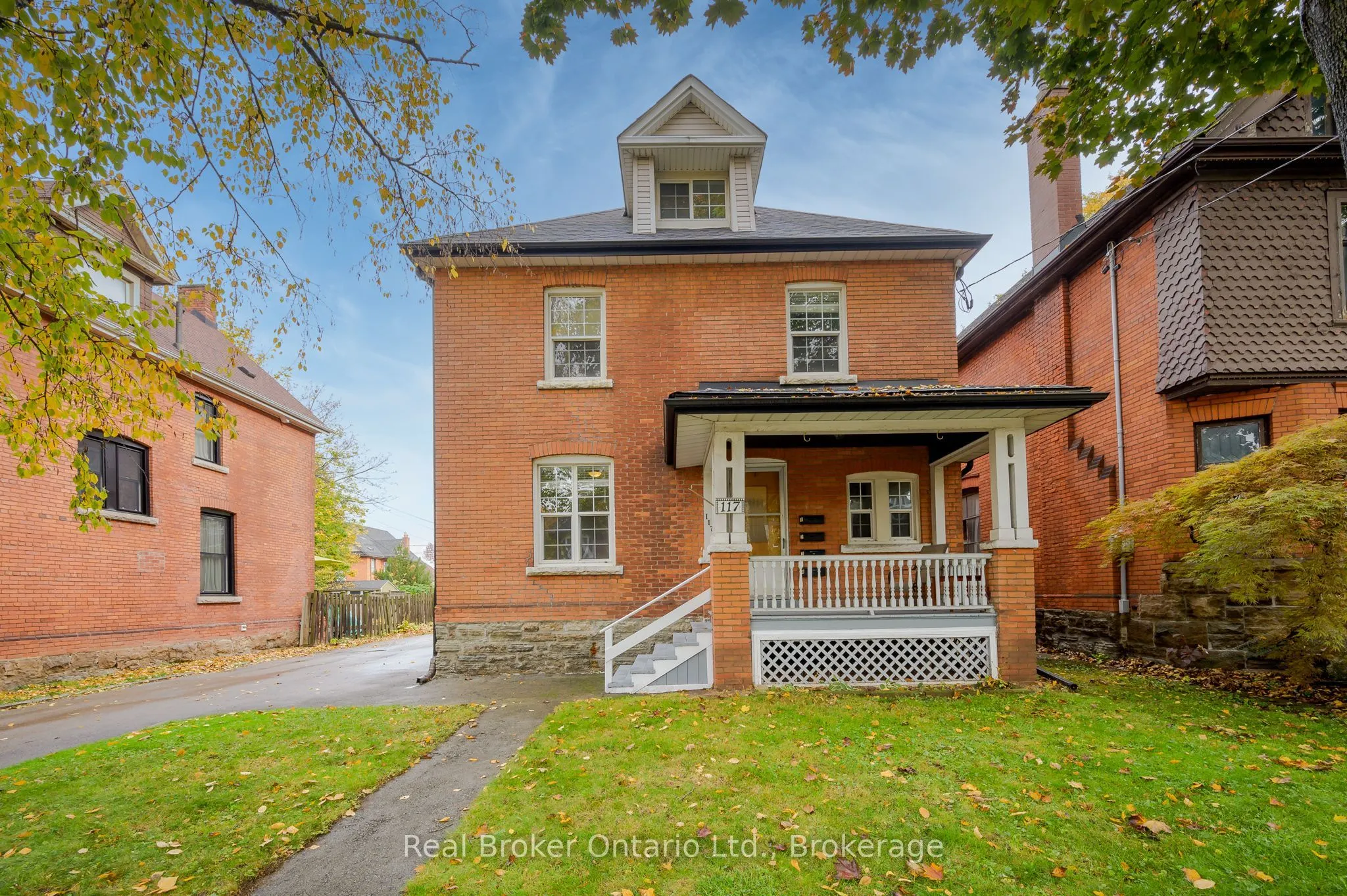 117 Fairleigh Avenue S