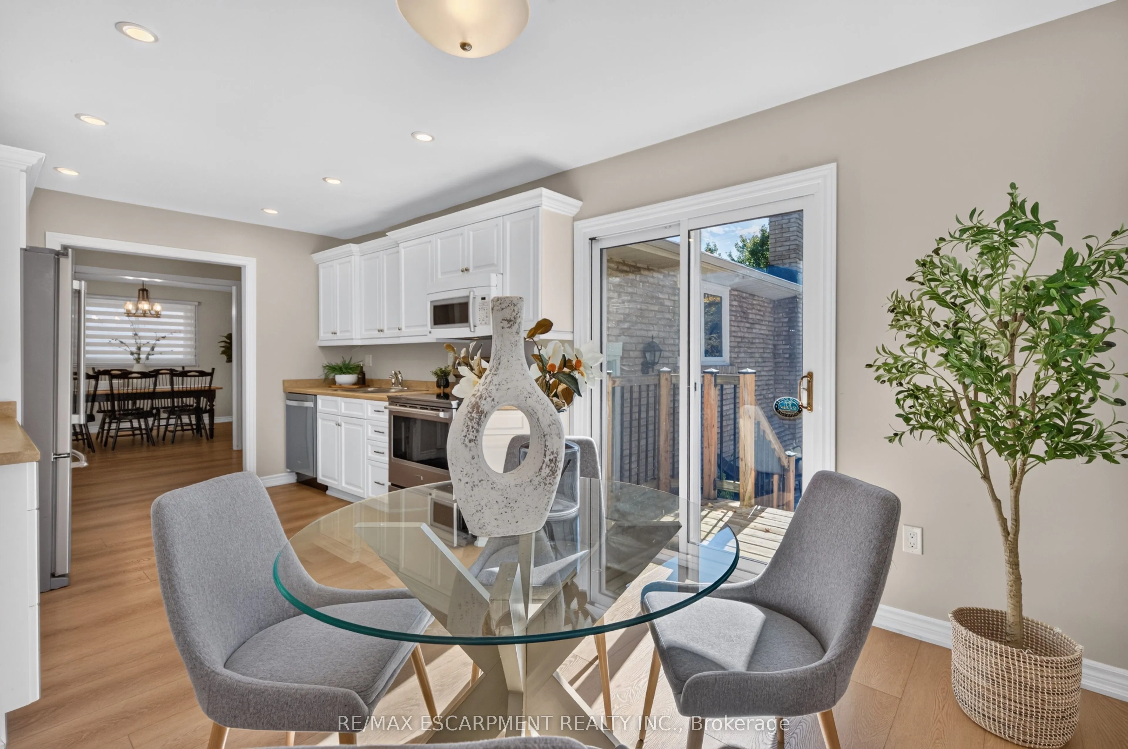 7 Fern Avenue