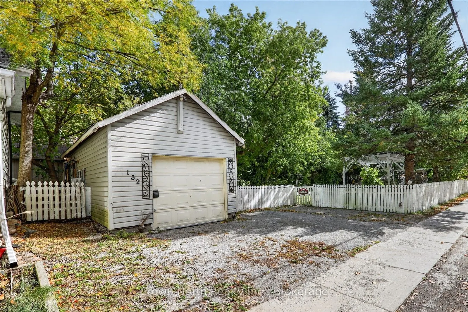 132 Glengarry Road