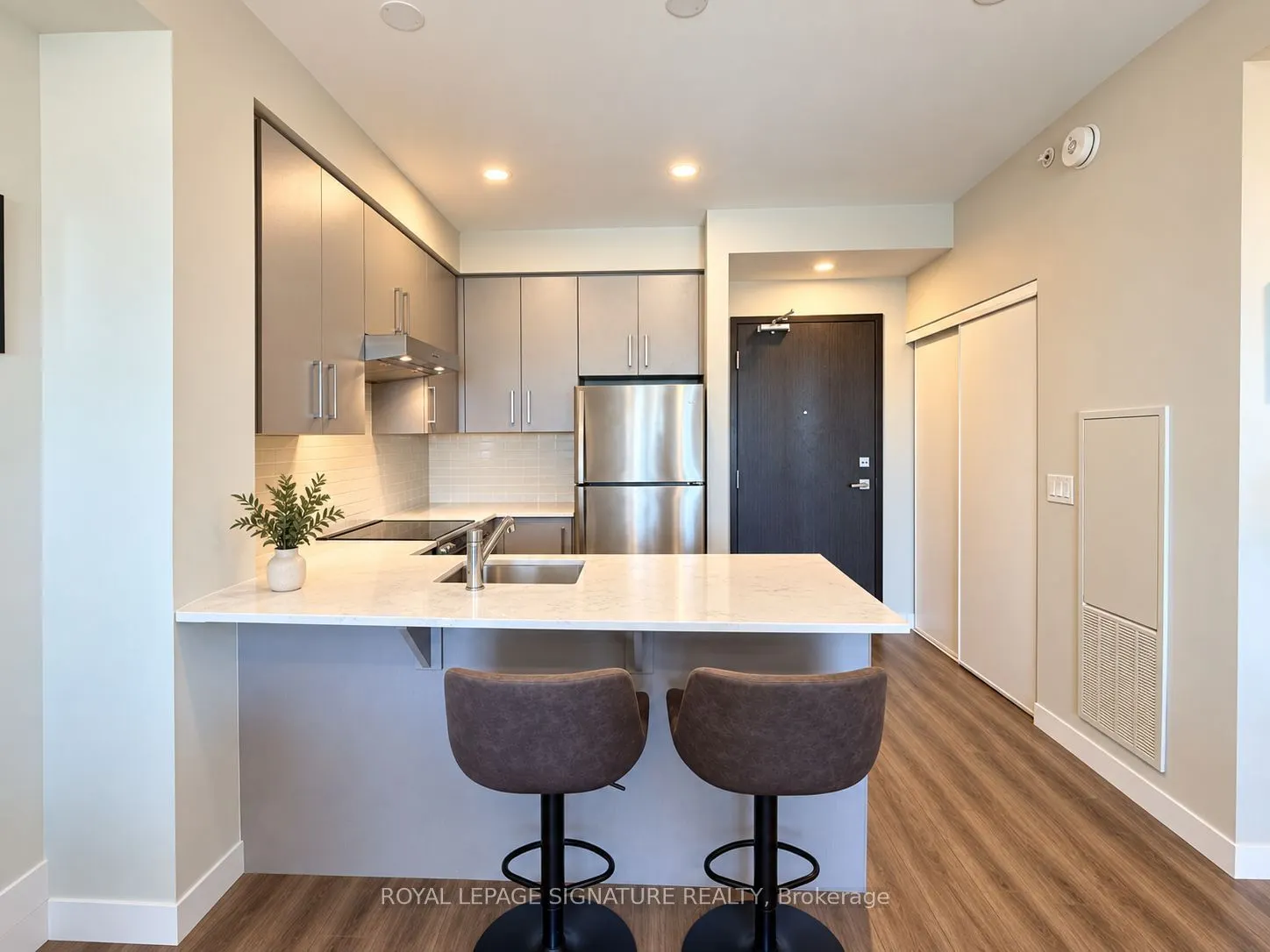 15 Queen Street S #2110