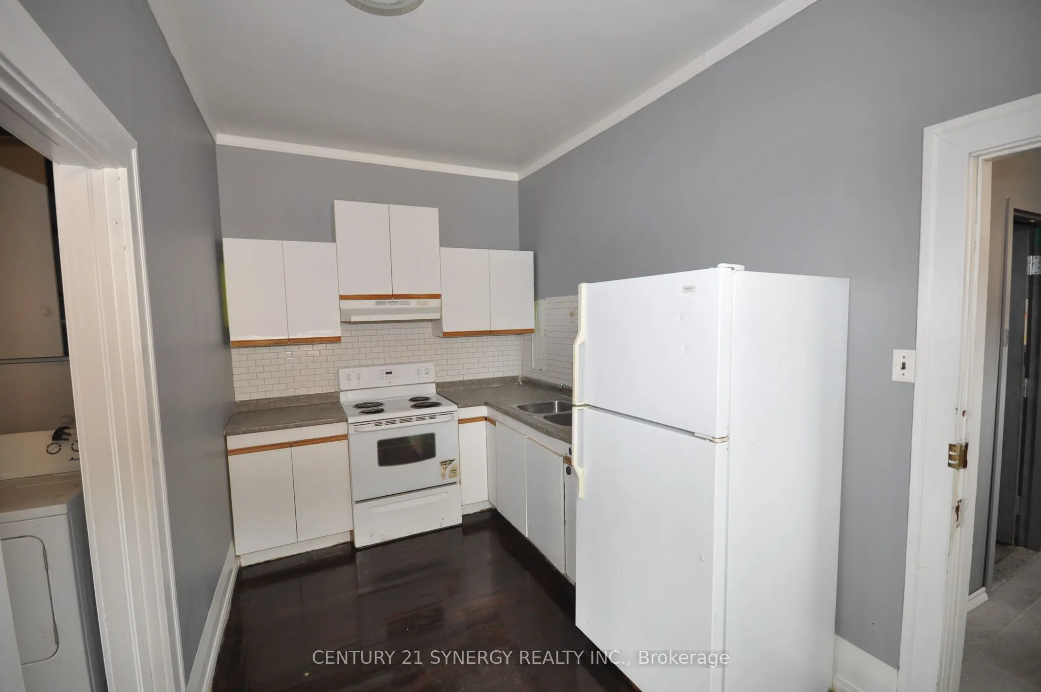 18 Beckwith Street N