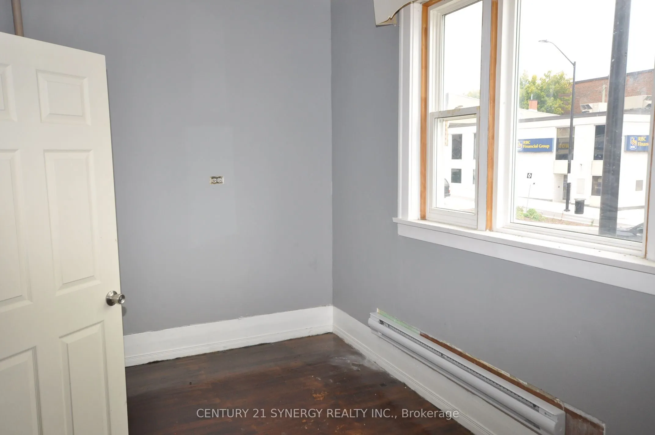 18 Beckwith Street N