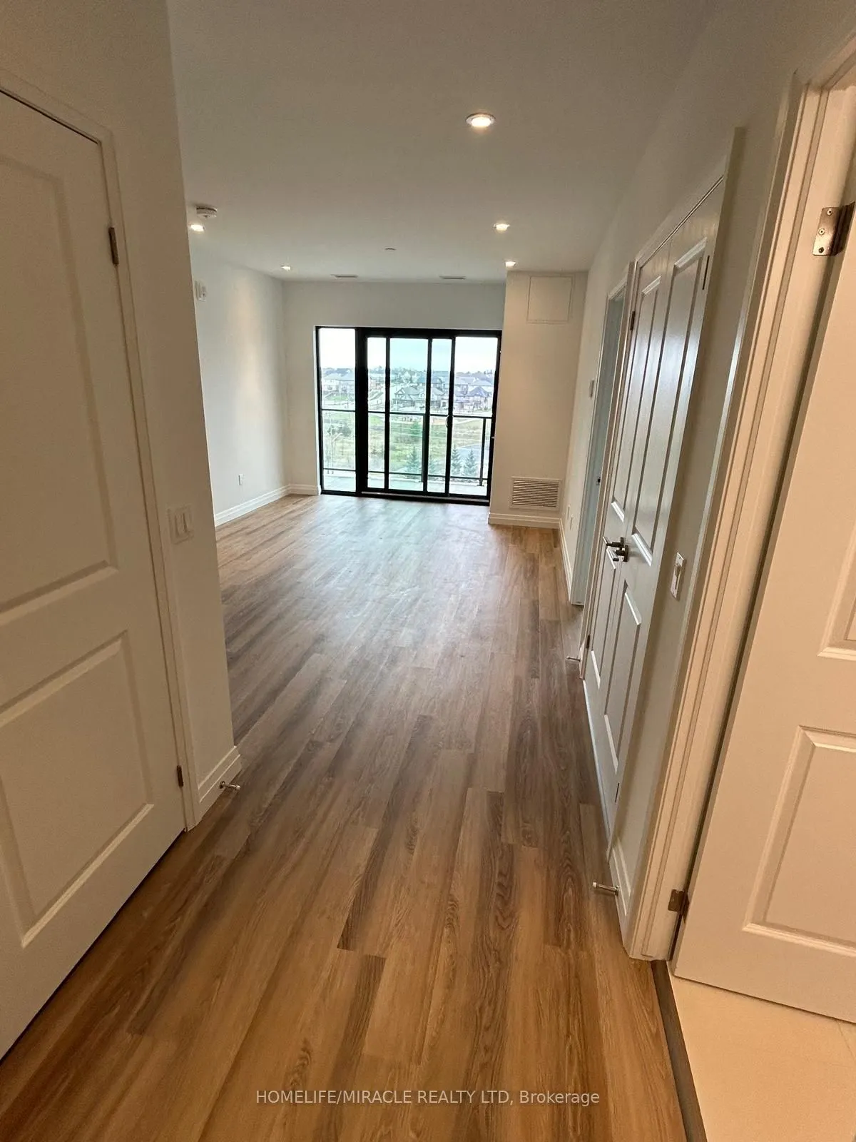 525 New Dundee Road #704