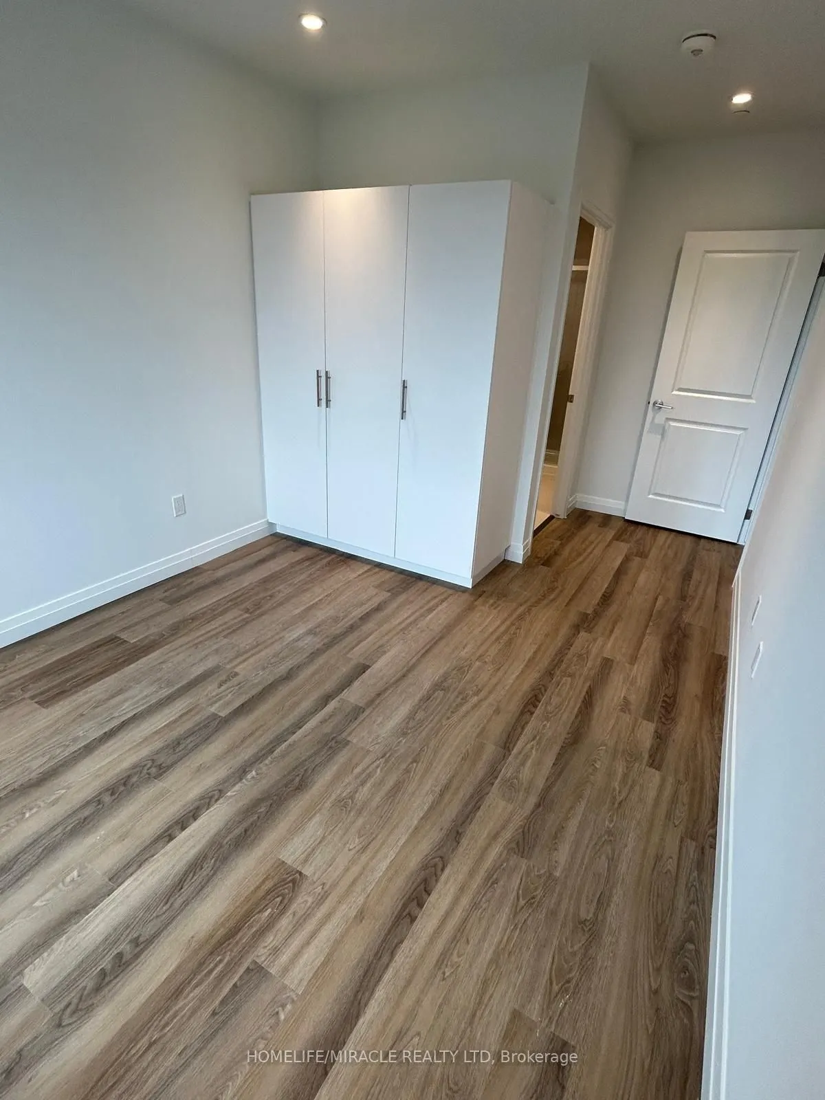 525 New Dundee Road #704