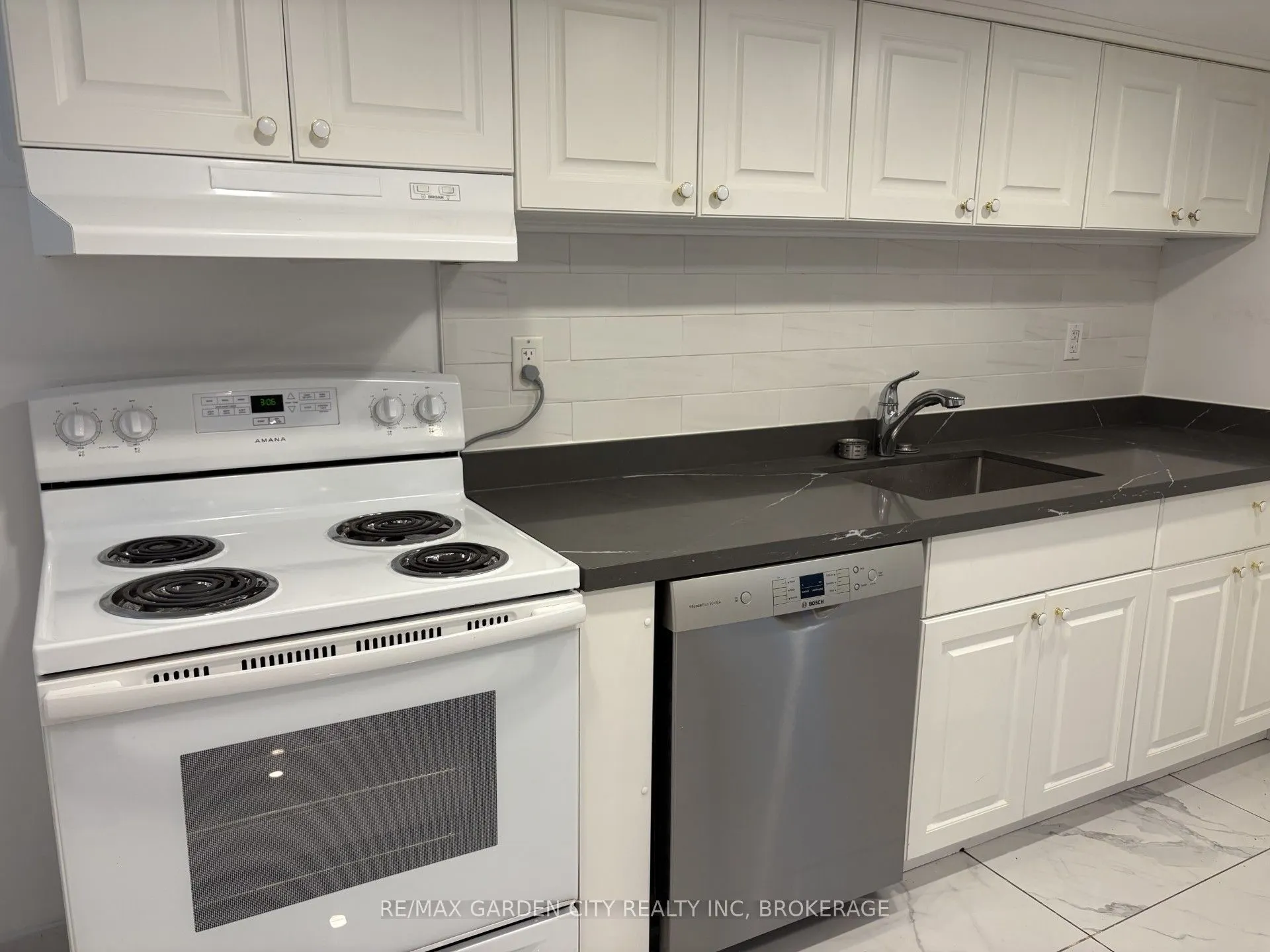 44 VALENCOURT Drive #Lower