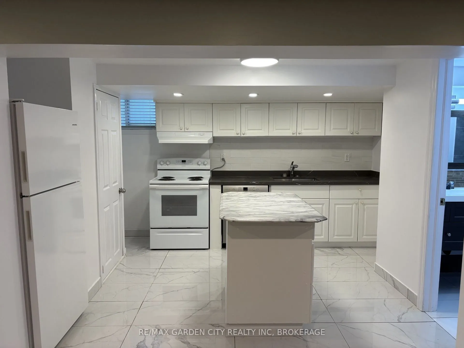 44 VALENCOURT Drive #Lower