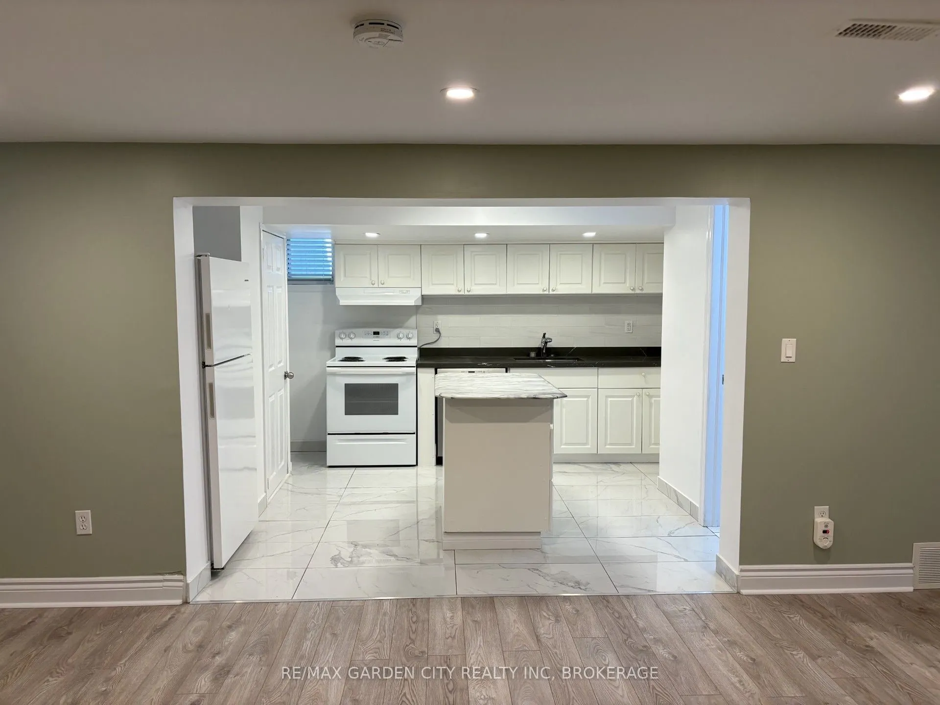 44 VALENCOURT Drive #Lower